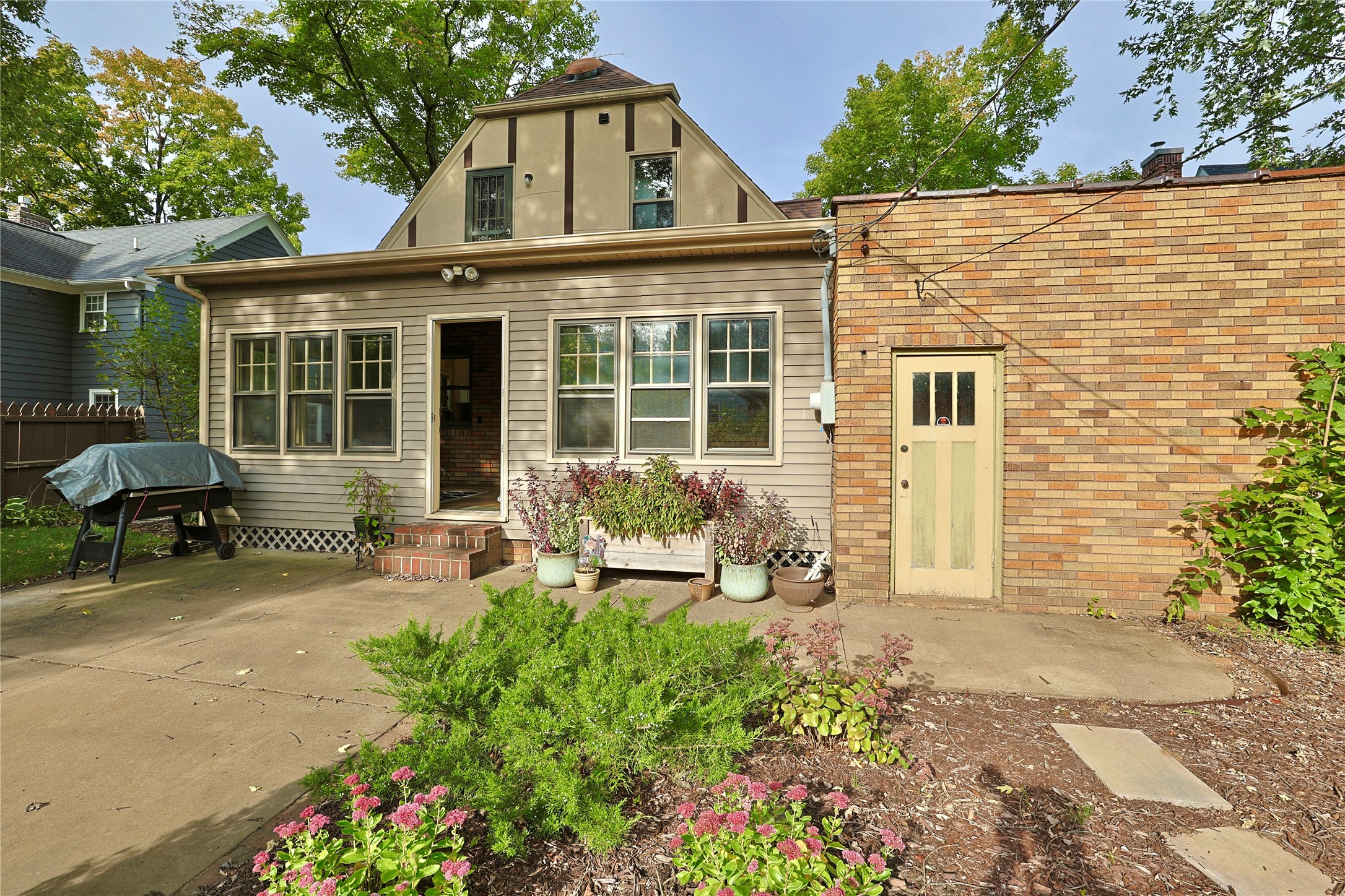 1627 Rust Street Property Photo 47