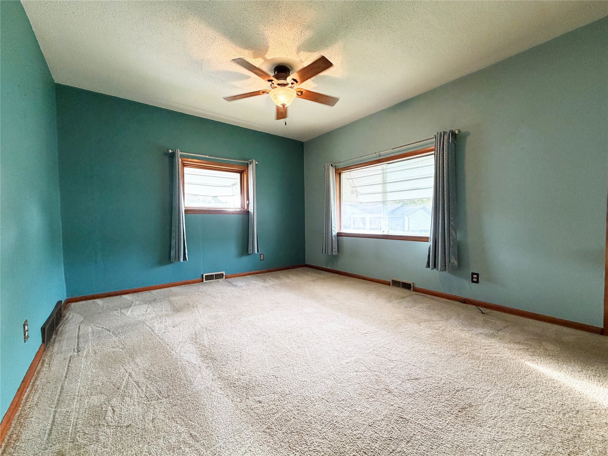 1037 E La Salle Avenue Property Photo 7