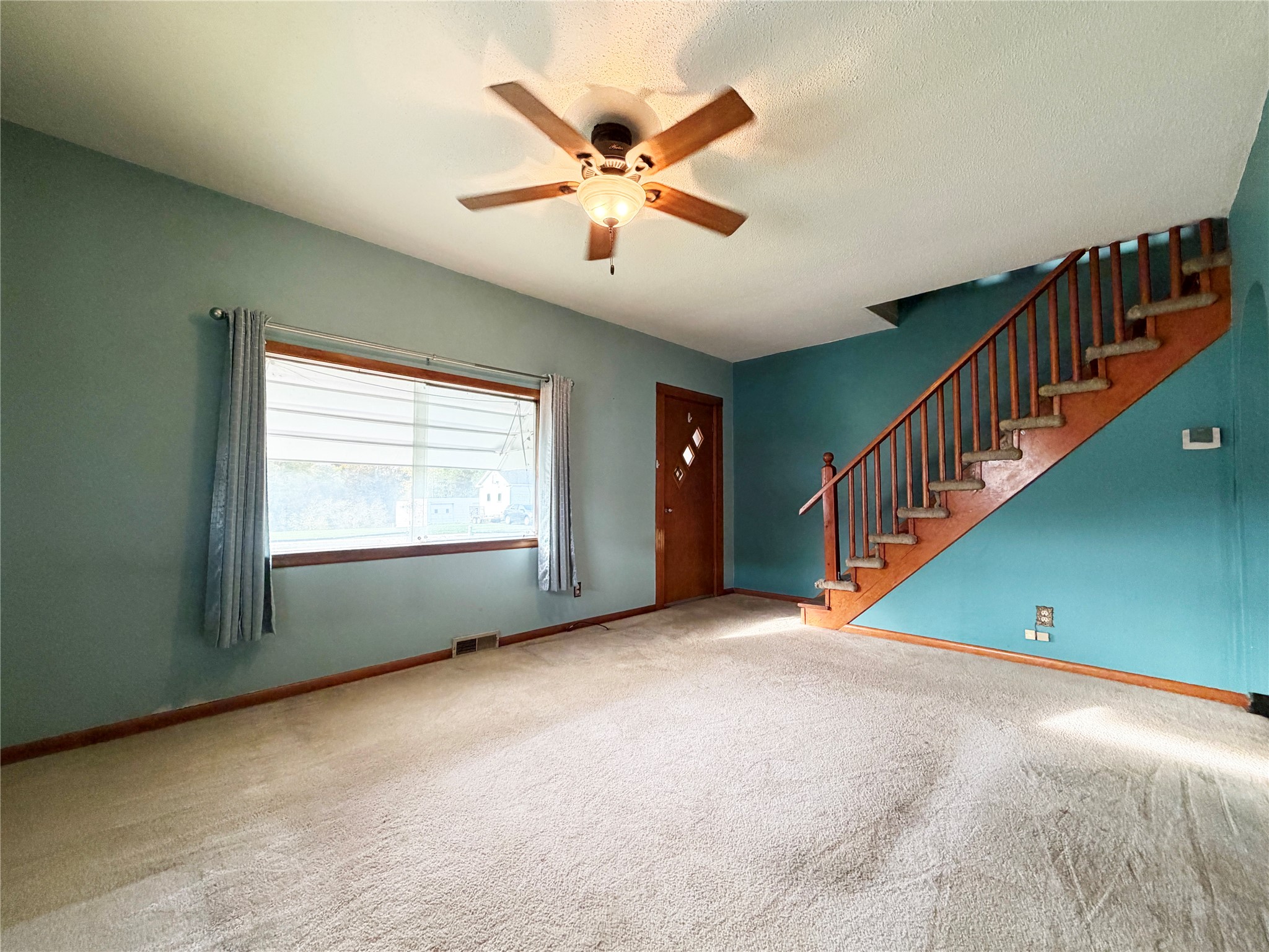 1037 E La Salle Avenue Property Photo 8