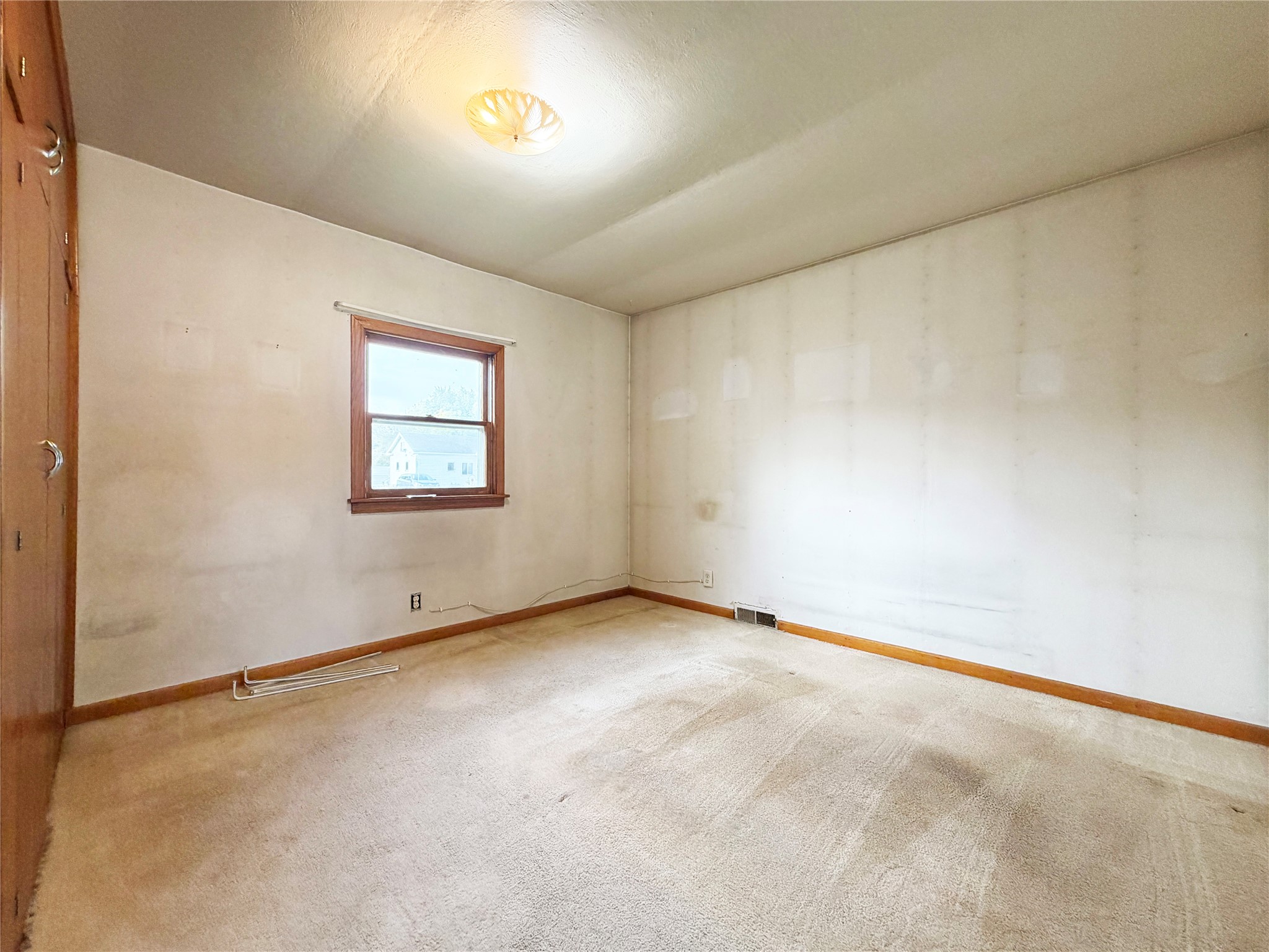 1037 E La Salle Avenue Property Photo 9