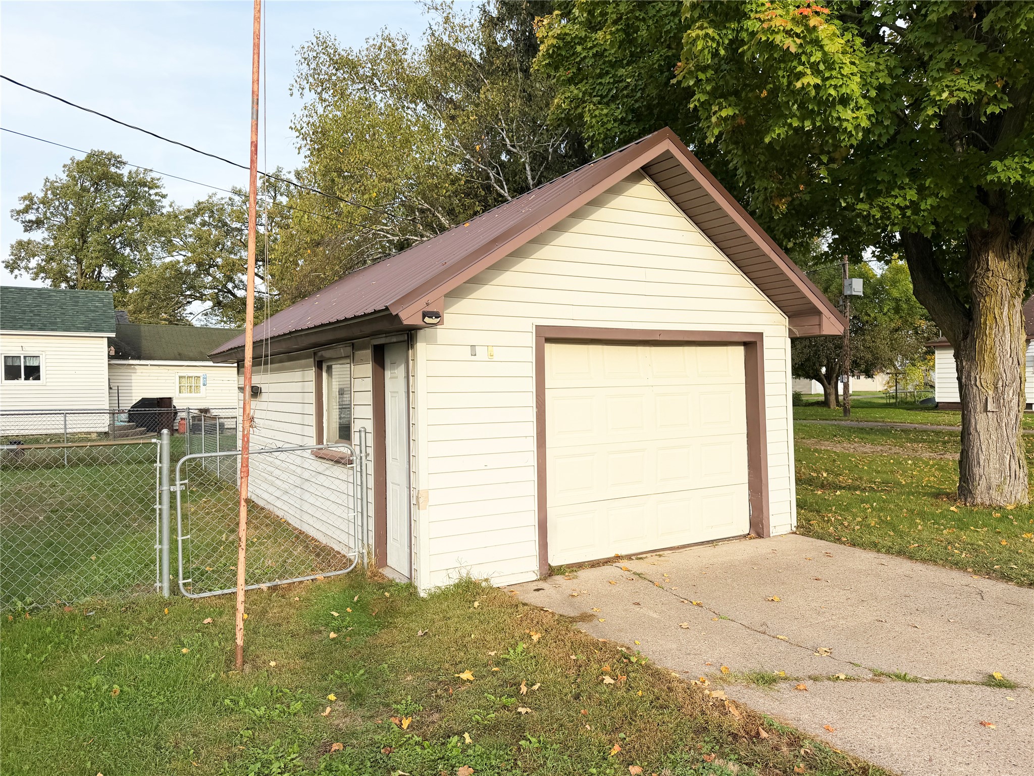 1037 E La Salle Avenue Property Photo 16