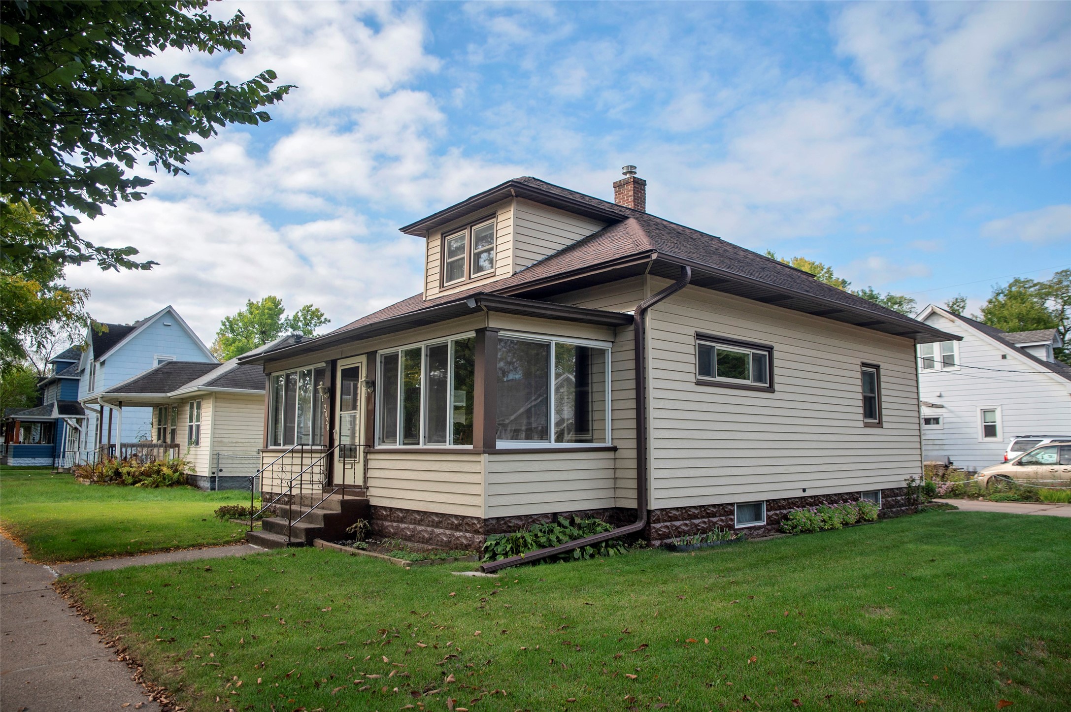2428 4th Street Property Photo 3