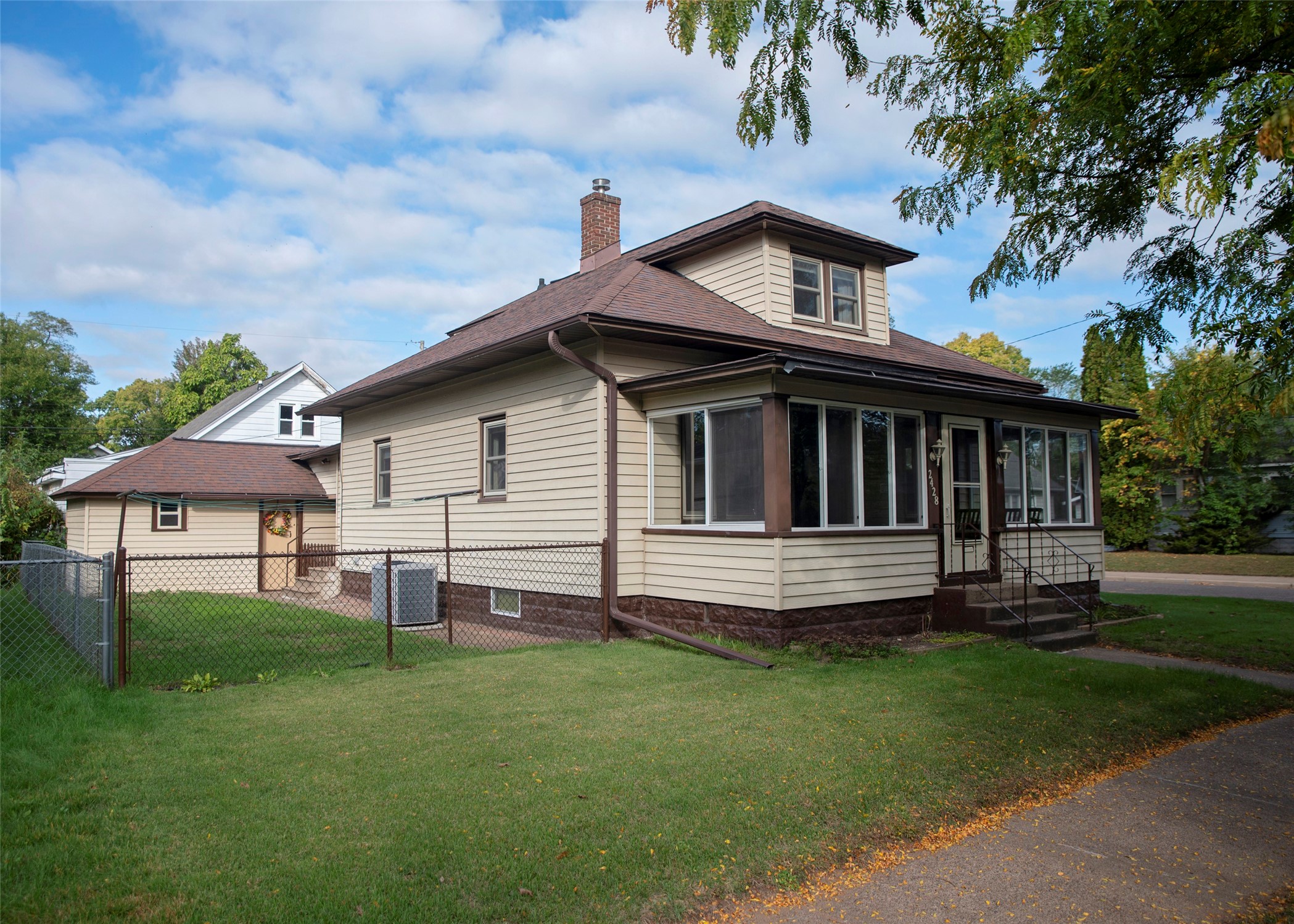 2428 4th Street Property Photo 4