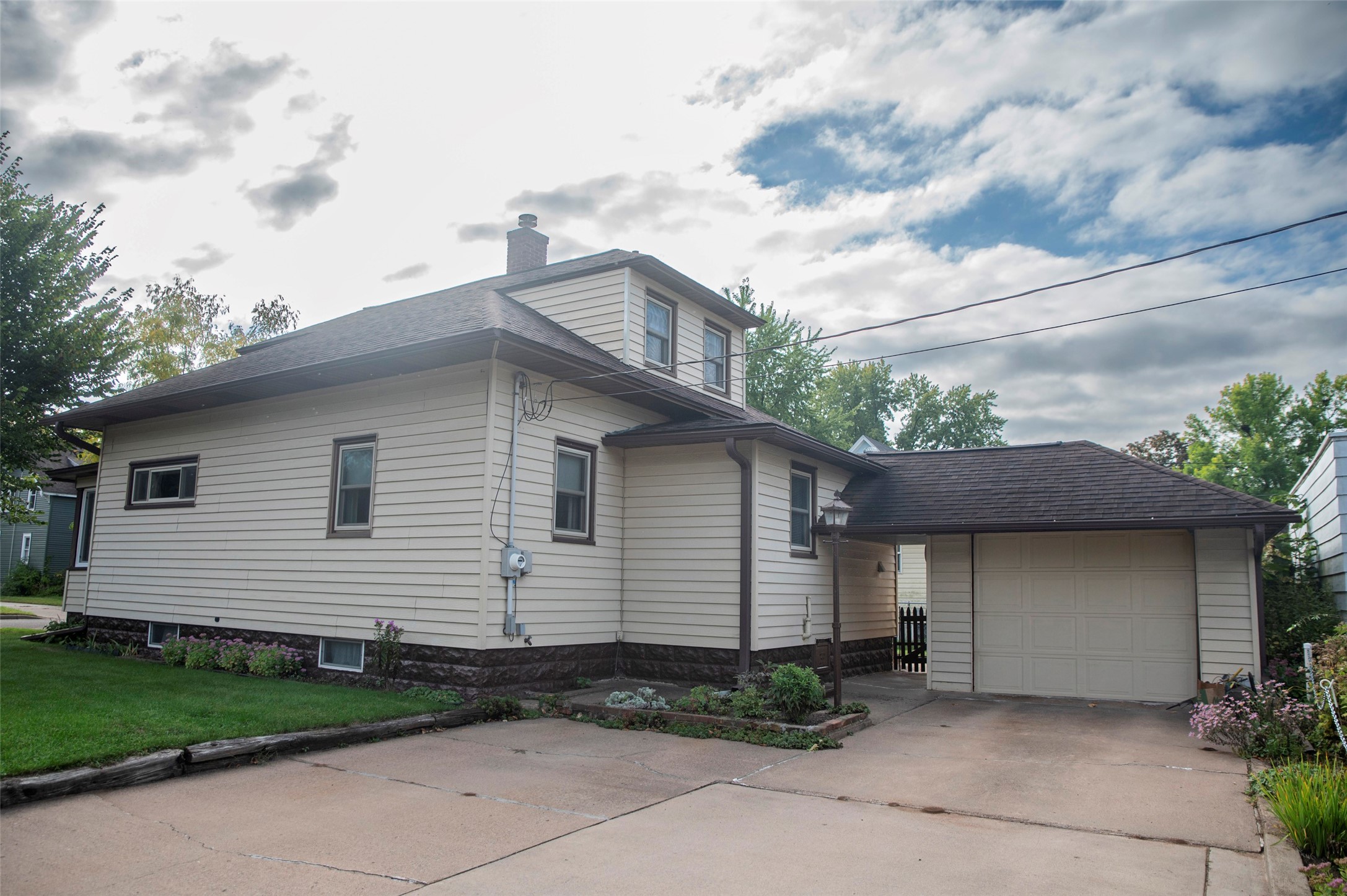 2428 4th Street Property Photo 5