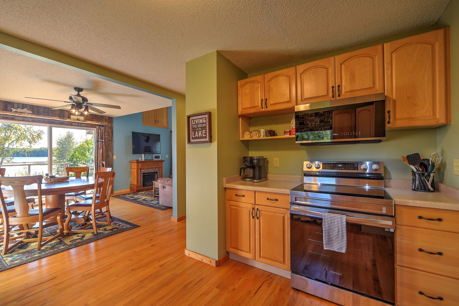 27901 N Point Lake Road Property Photo 10