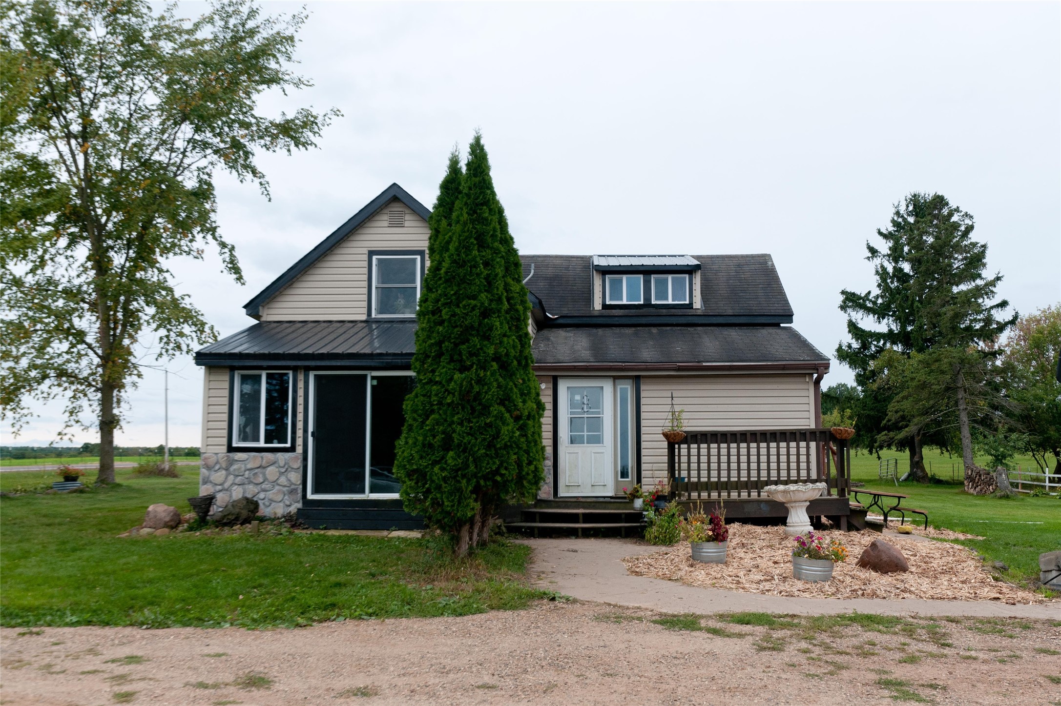 986 9th Street Property Photo 1