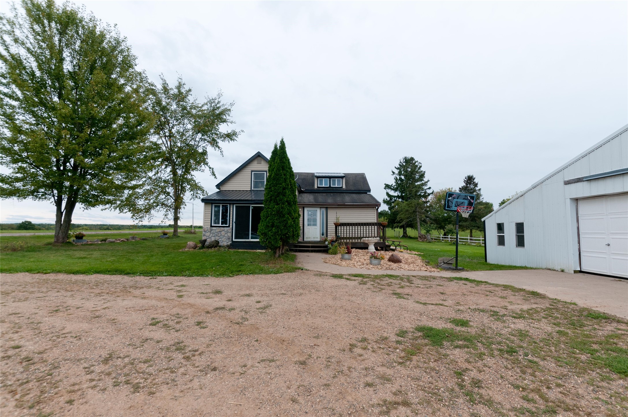 986 9th Street Property Photo 2