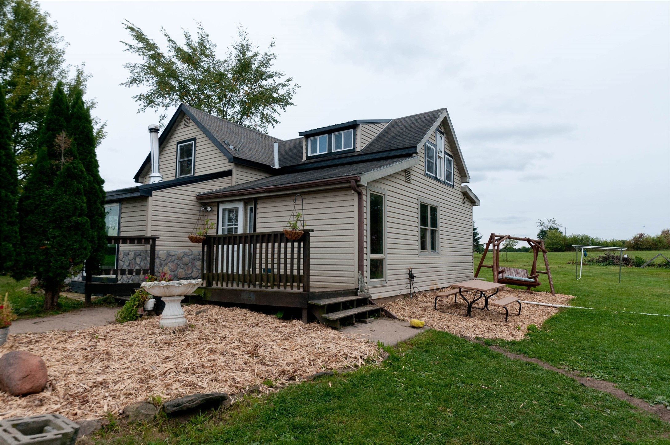 986 9th Street Property Photo 4