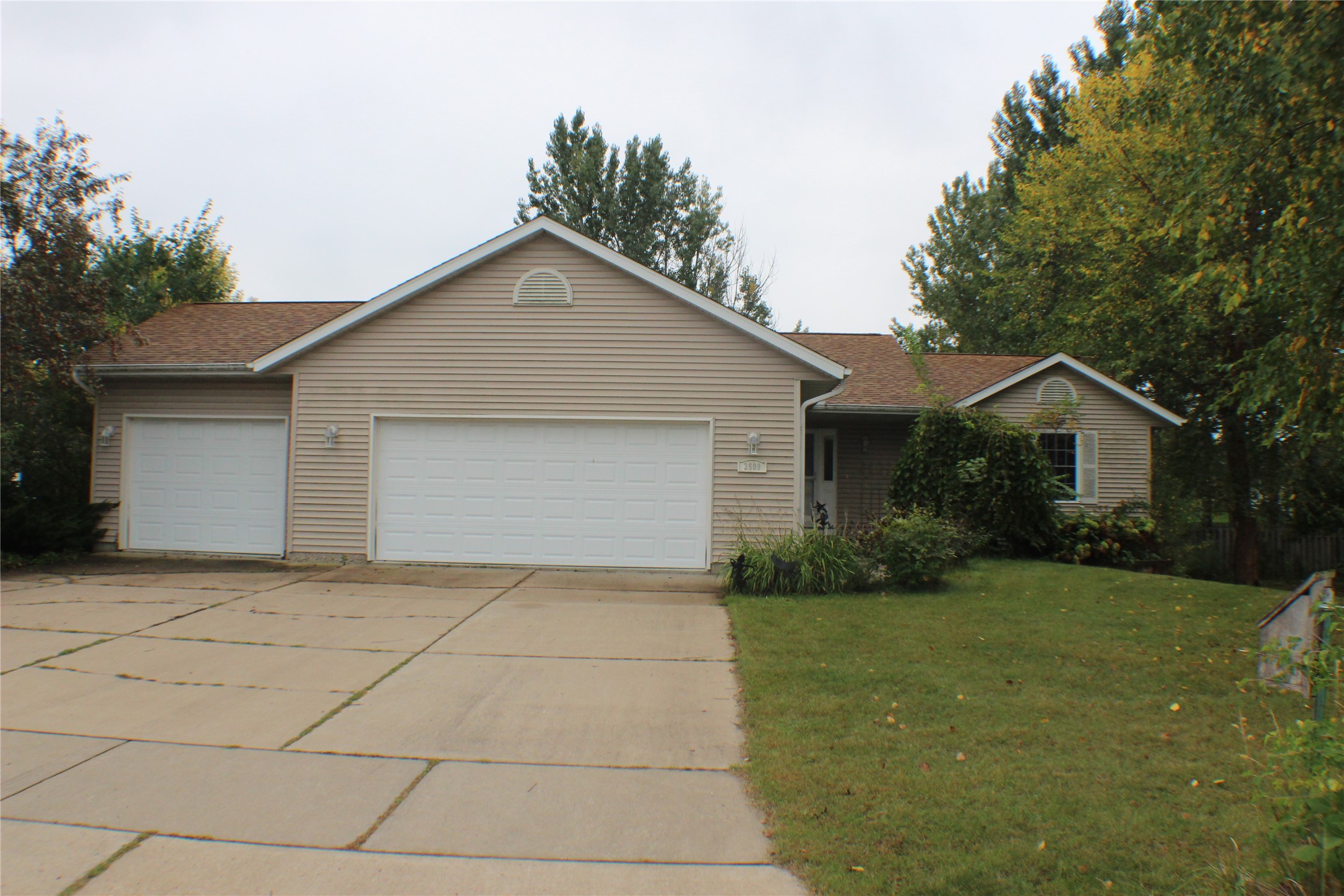 2509 Melmar Court Property Photo 1