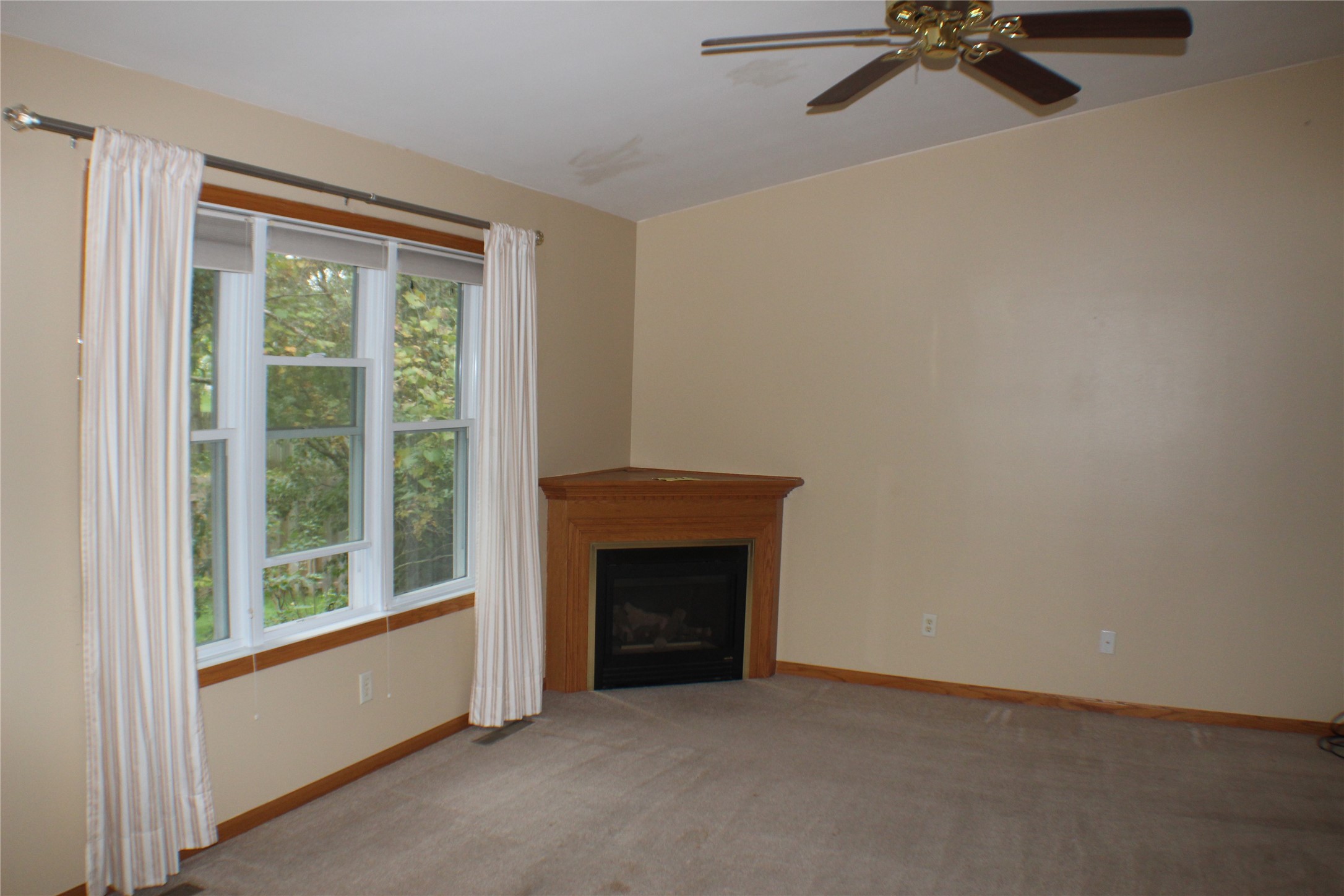 2509 Melmar Court Property Photo 2
