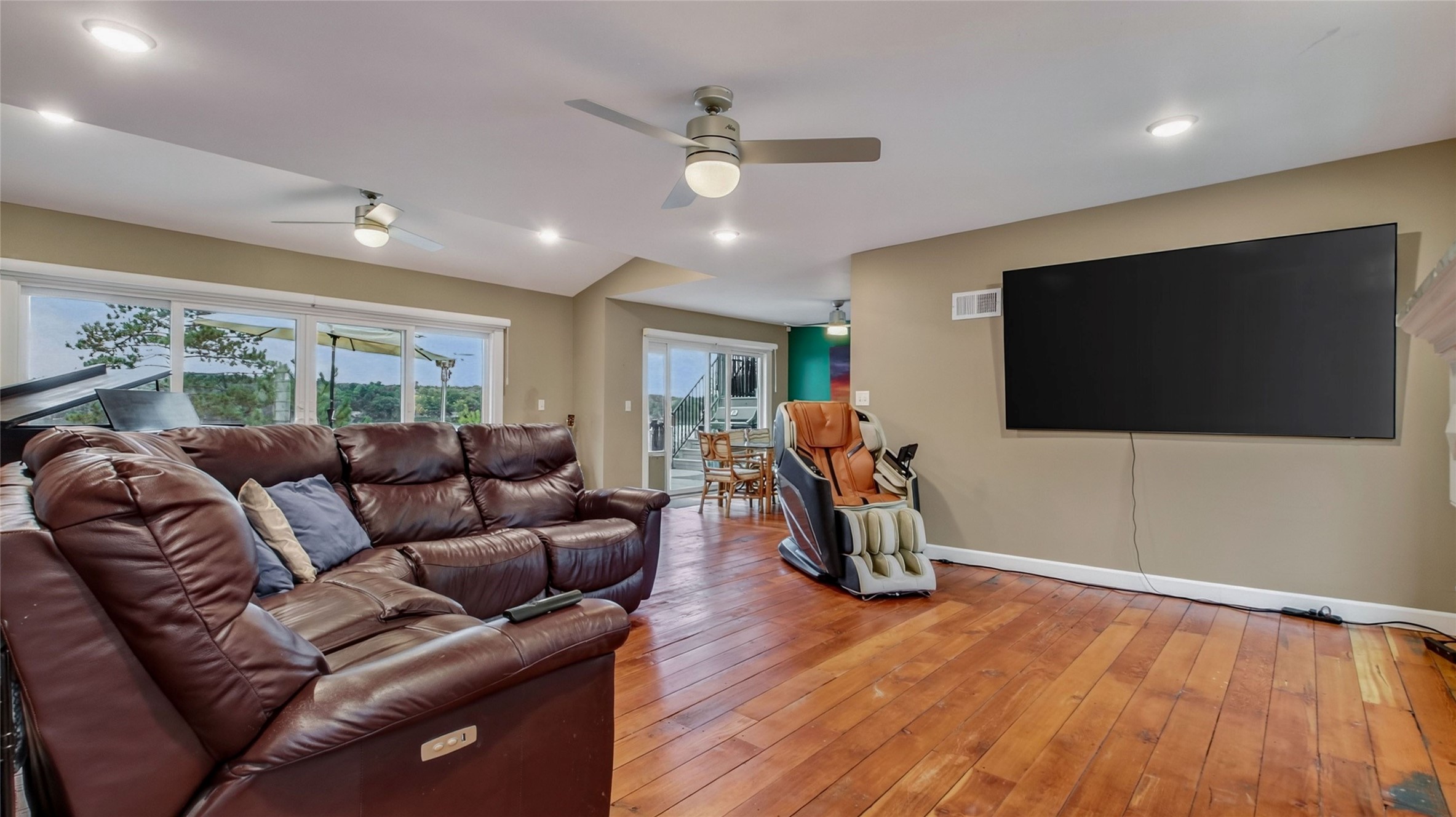 5565 North Shore Drive Property Photo 11