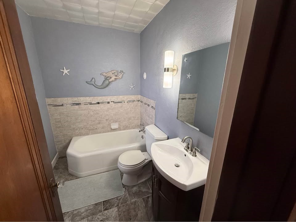 932 N Sawyer Street Property Photo 23