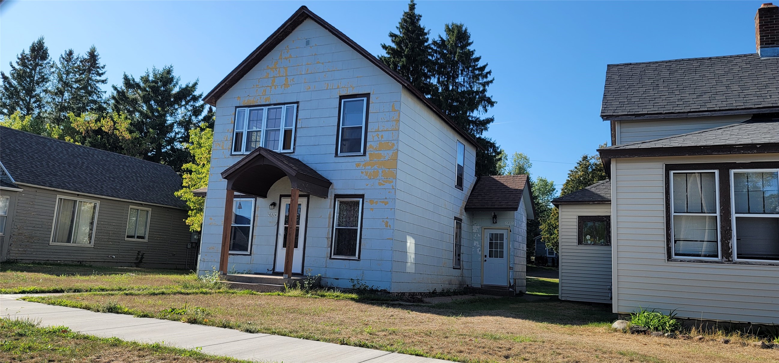 15922 & 15924 W Second Street 1 & 2 Property Photo 1