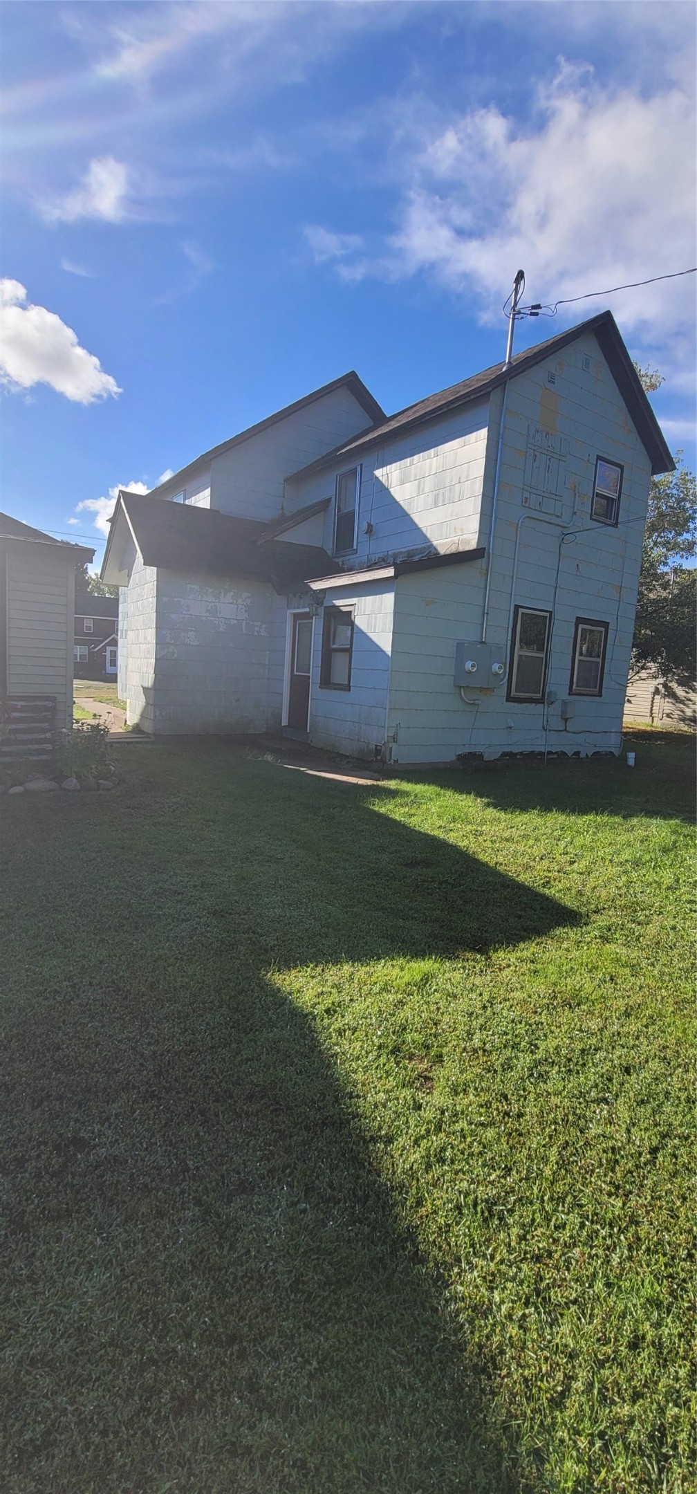 15922 & 15924 W Second Street 1 & 2 Property Photo 3