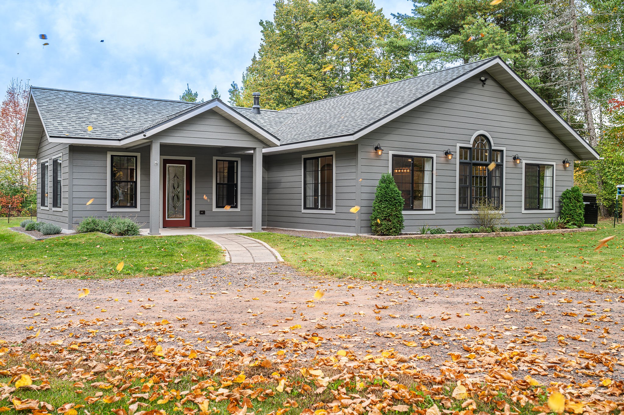 10299n Round Lake School Road Property Photo 1