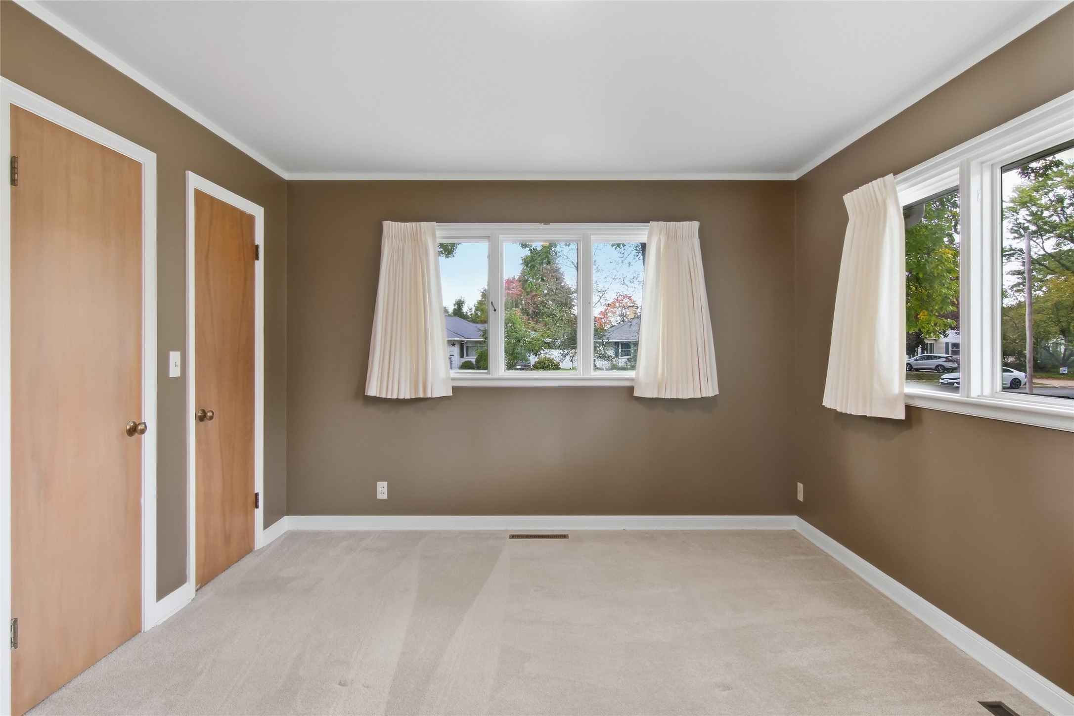 404 W Macarthur Avenue Property Photo 21
