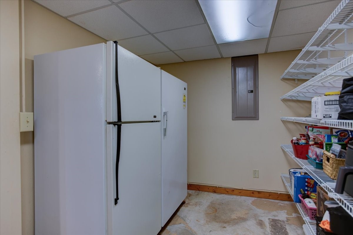 819 East Street Property Photo 40