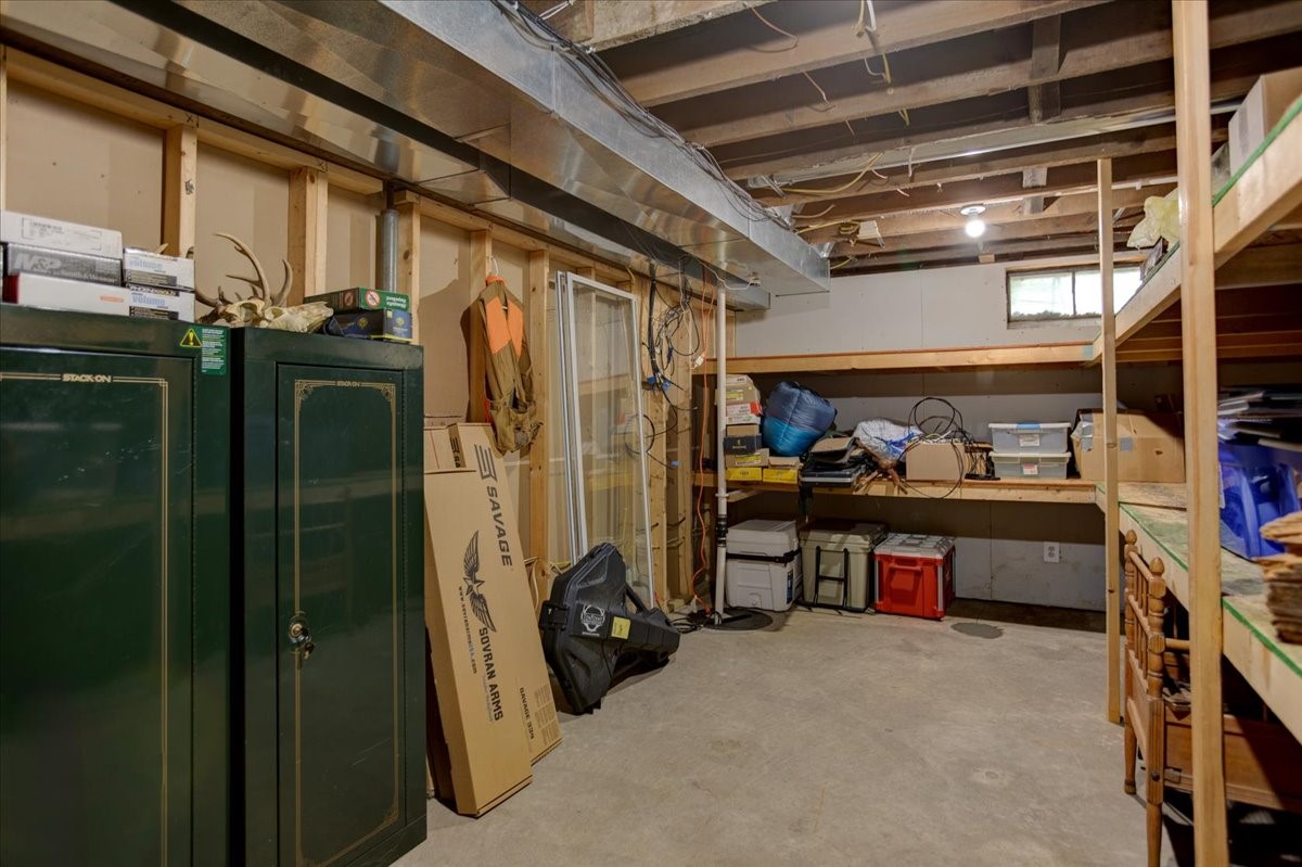 819 East Street Property Photo 43