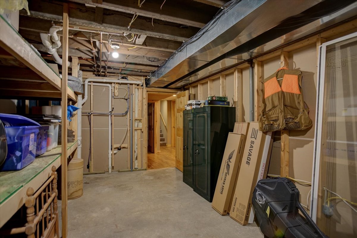 819 East Street Property Photo 44