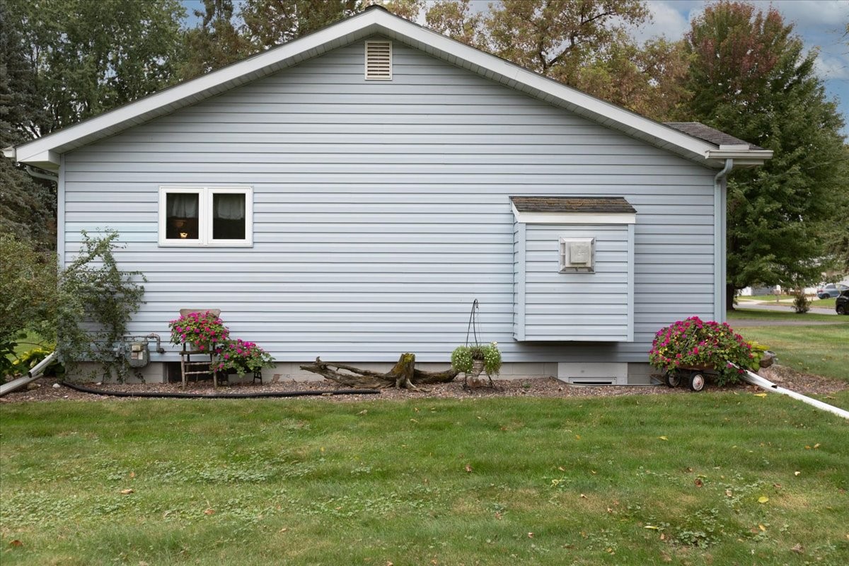 819 East Street Property Photo 47