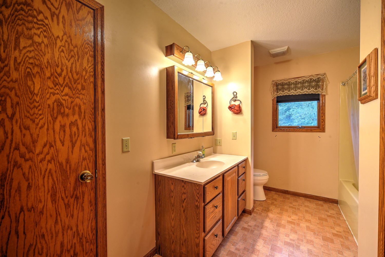 2025 250th Avenue Property Photo 10