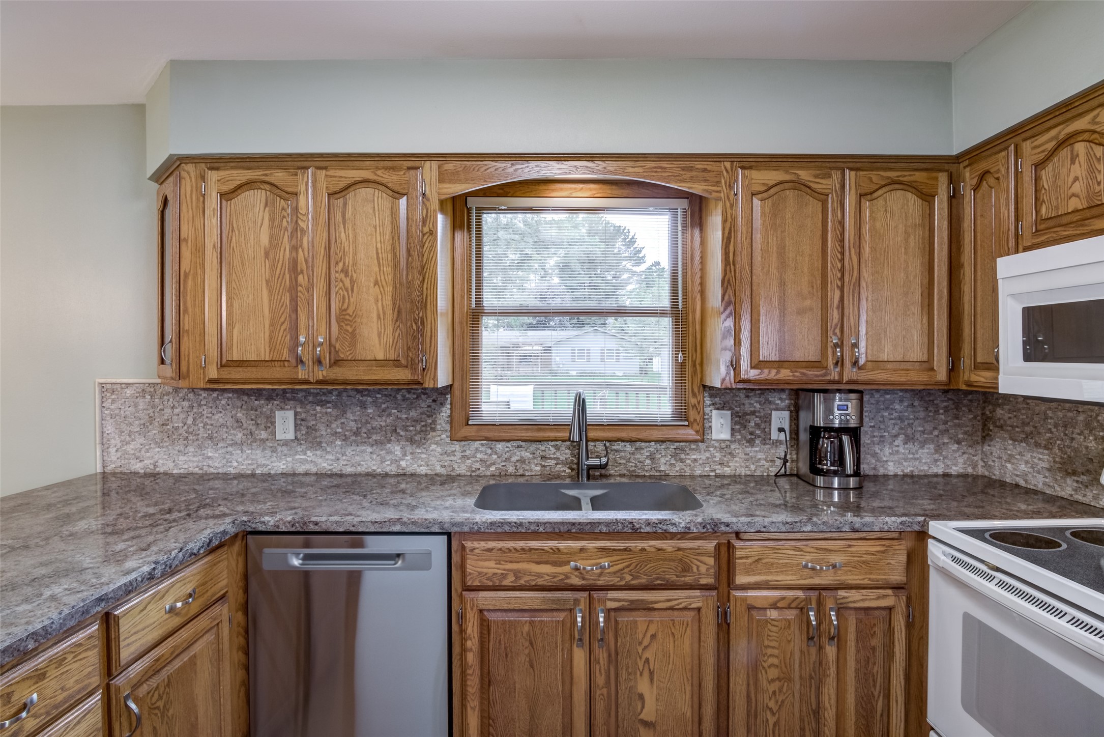 2028 Cornell Street Property Photo 6