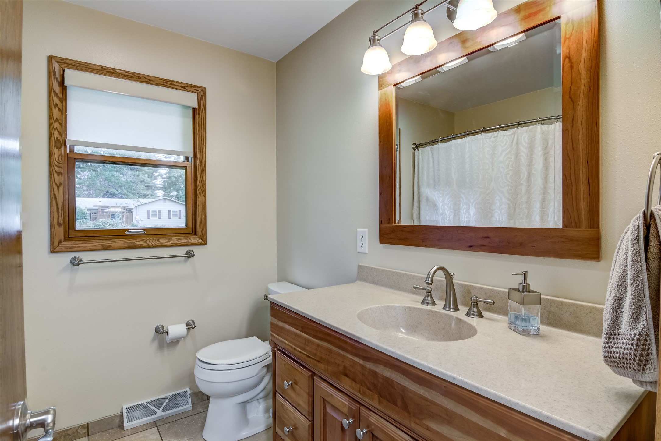 2028 Cornell Street Property Photo 13