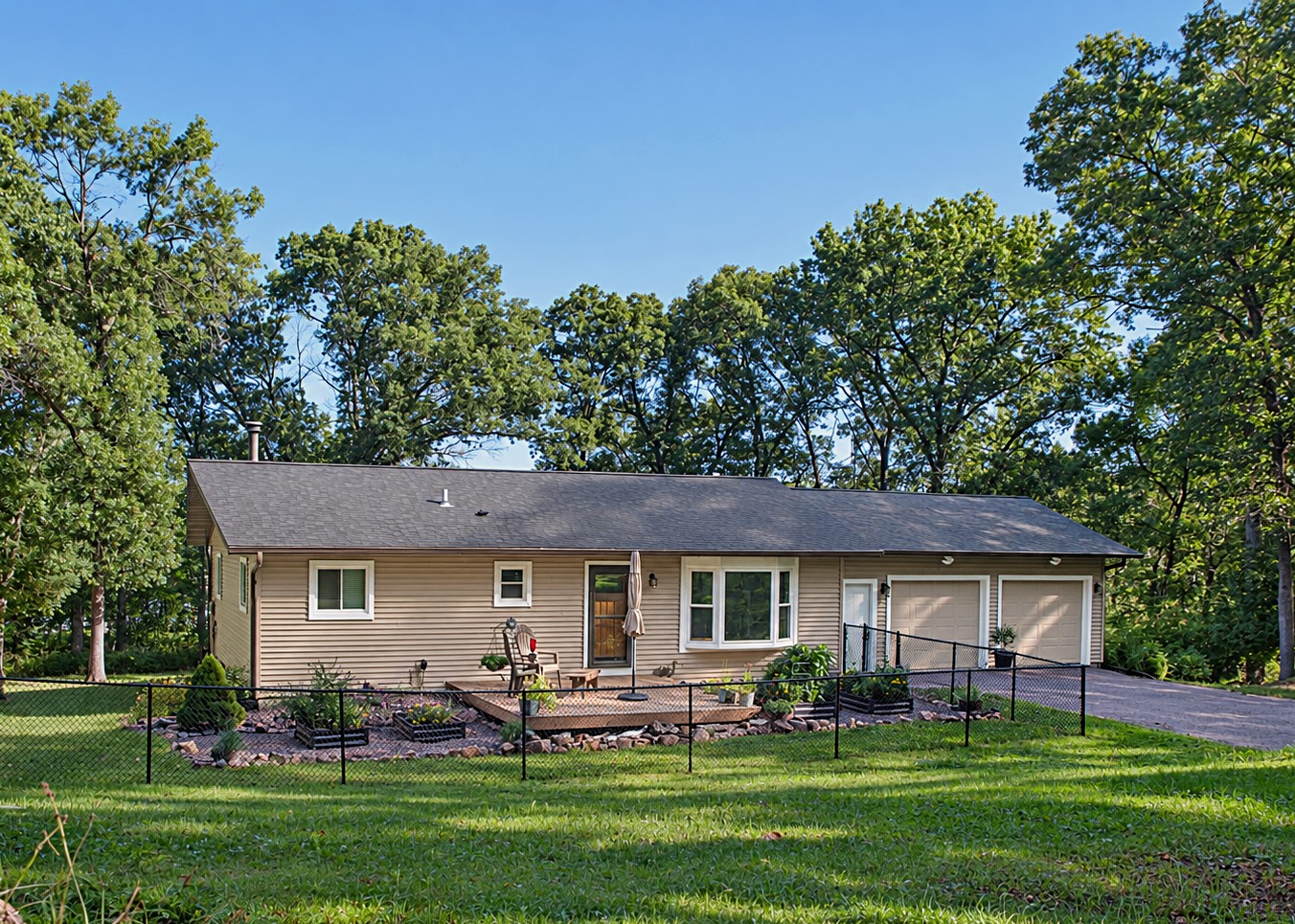 1800 White Oak Drive Property Photo 1