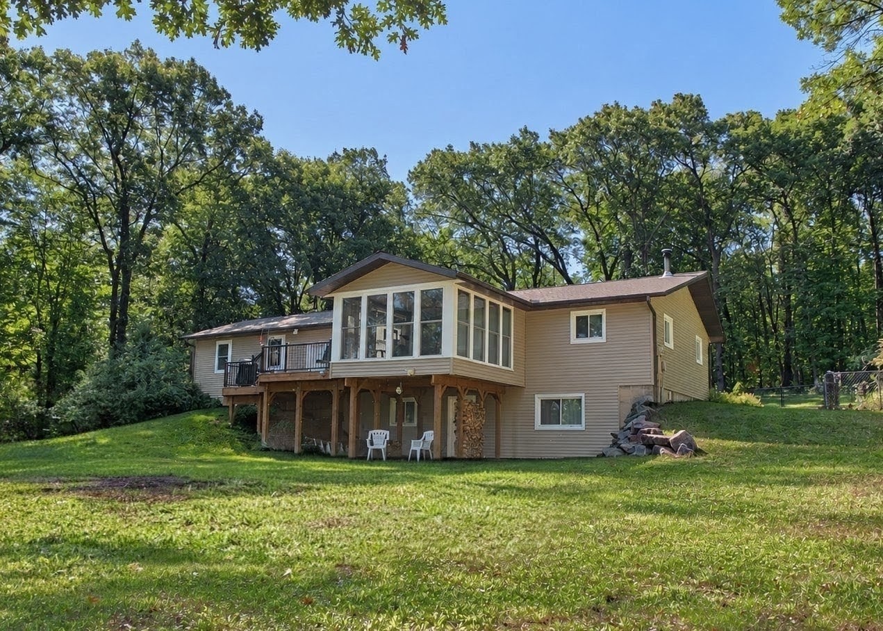 1800 White Oak Drive Property Photo 2