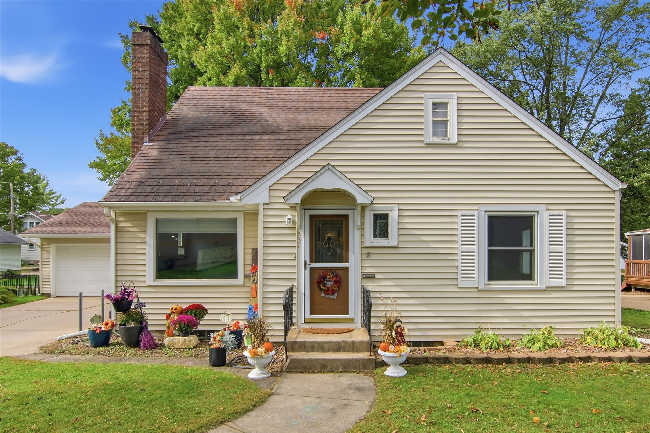 837 Hopwood Avenue Property Photo 1