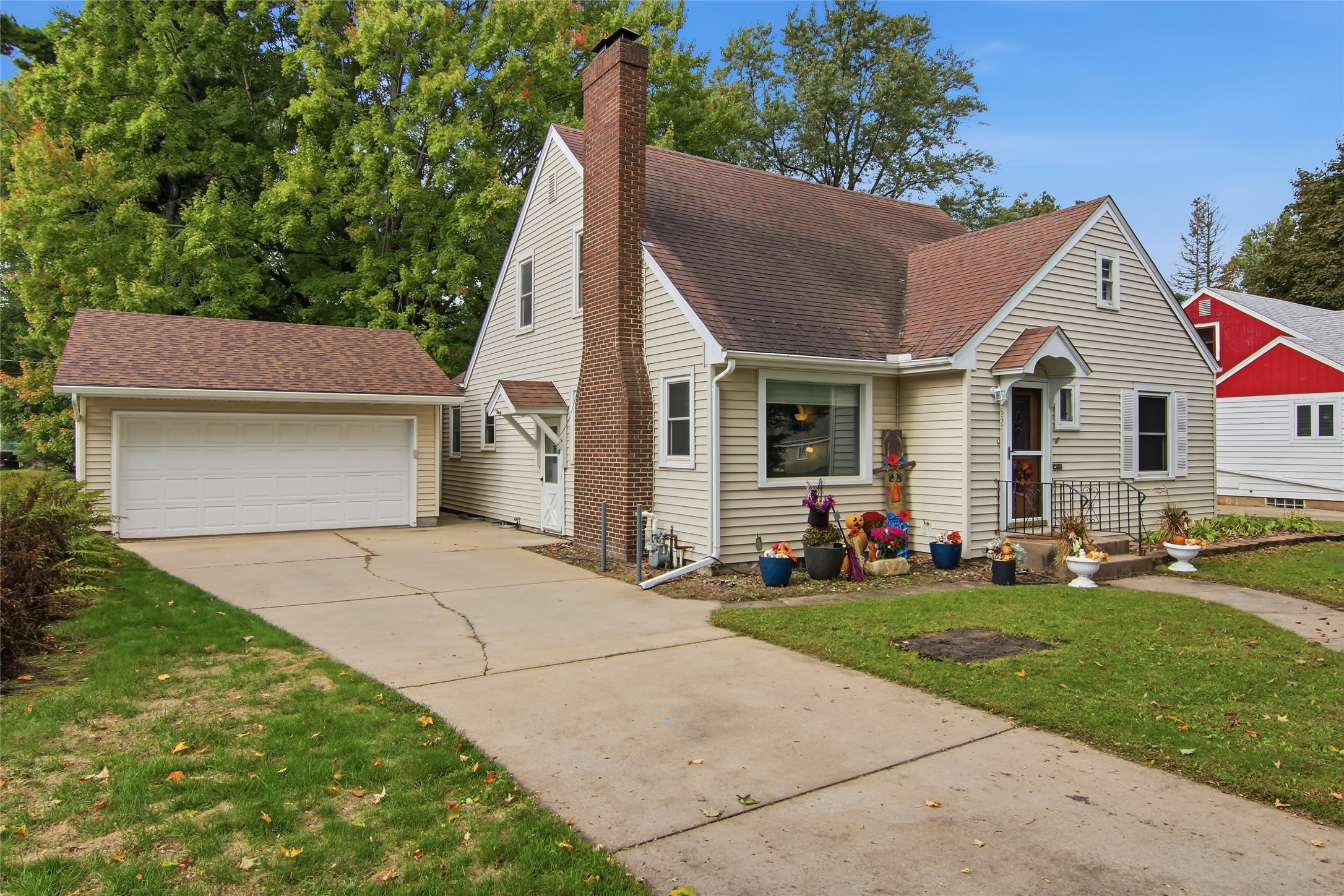 837 Hopwood Avenue Property Photo 2