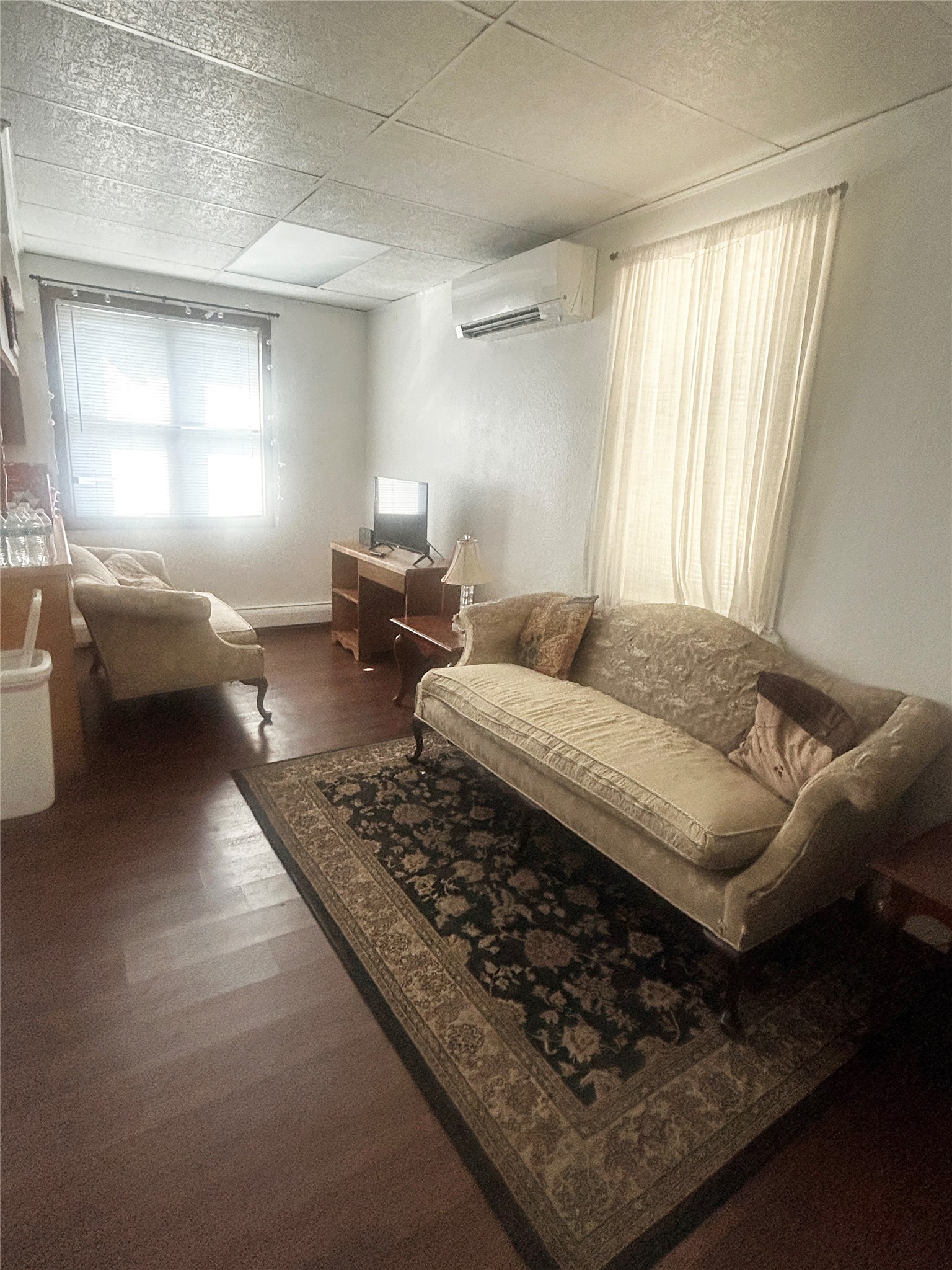 15 W Marshall Street Property Photo 5
