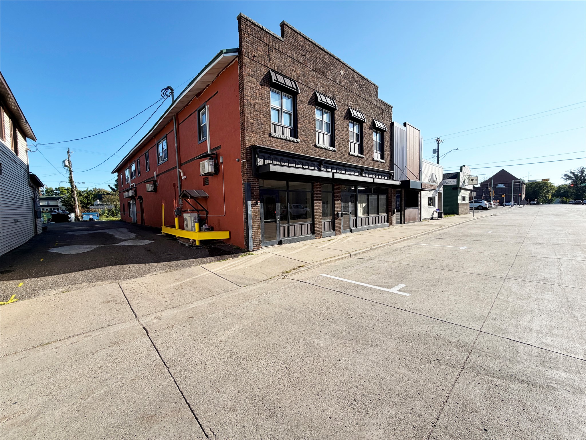 15 W Marshall Street Property Photo 7