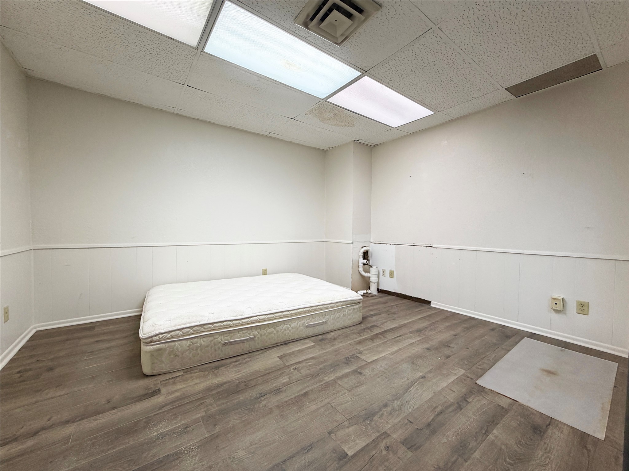 15 W Marshall Street Property Photo 10