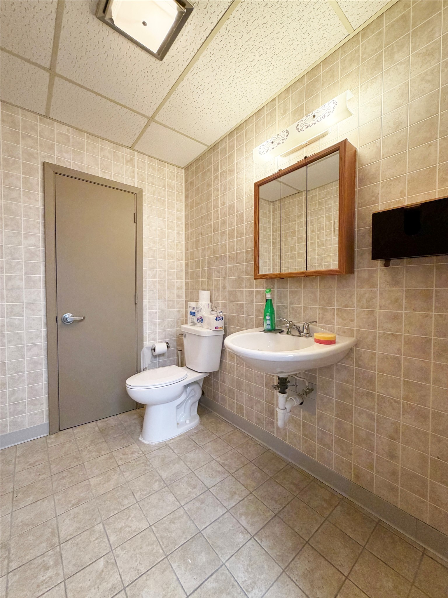 15 W Marshall Street Property Photo 14