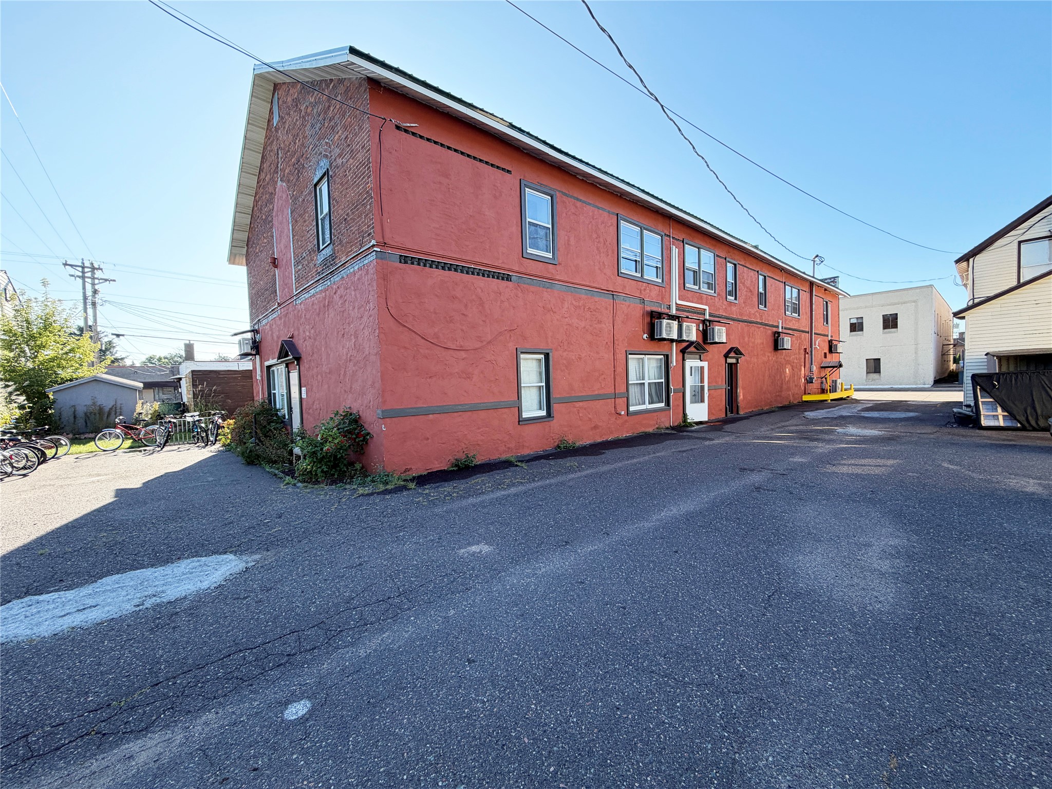 15 W Marshall Street Property Photo 17
