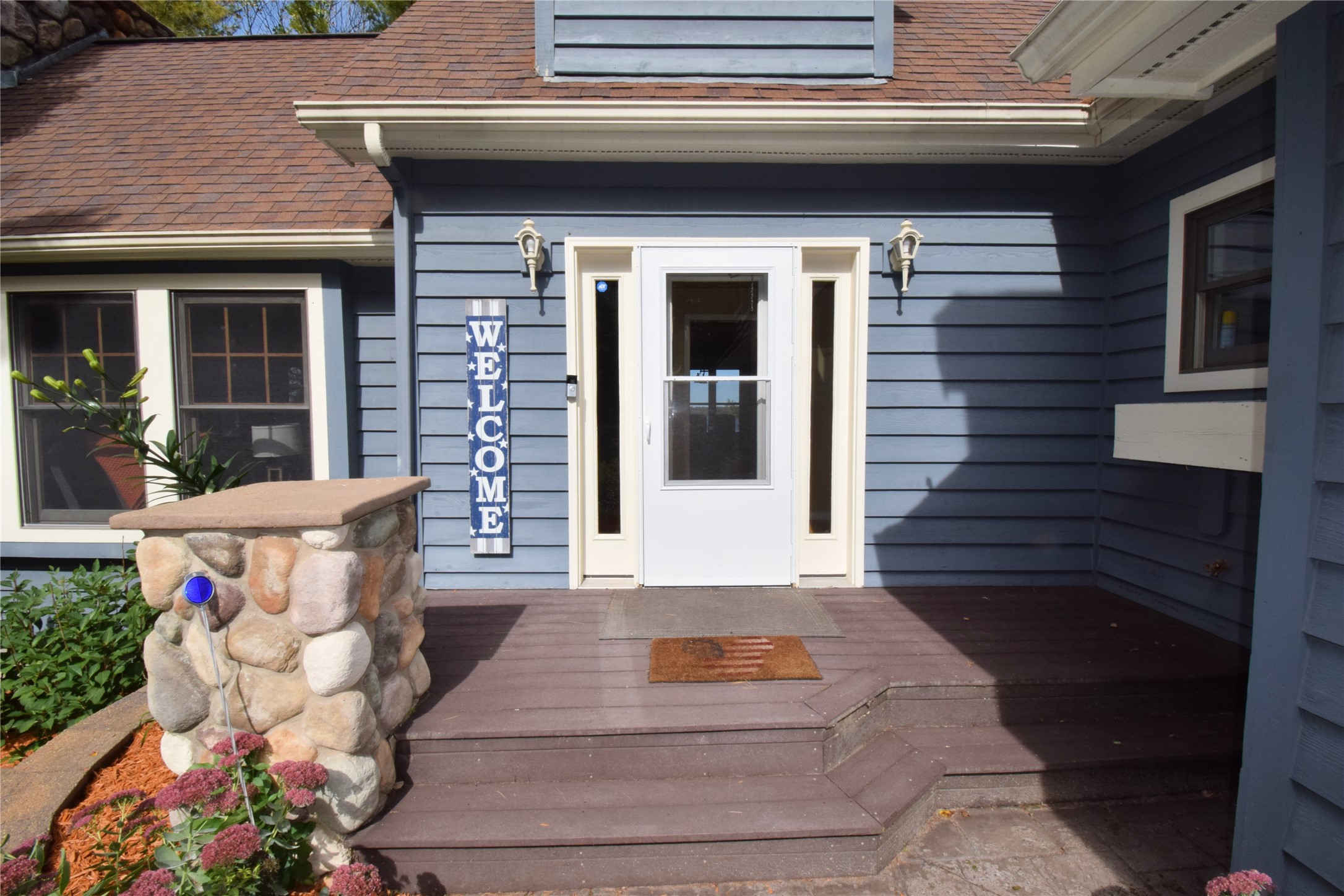 27158 Hersant Road Property Photo 4