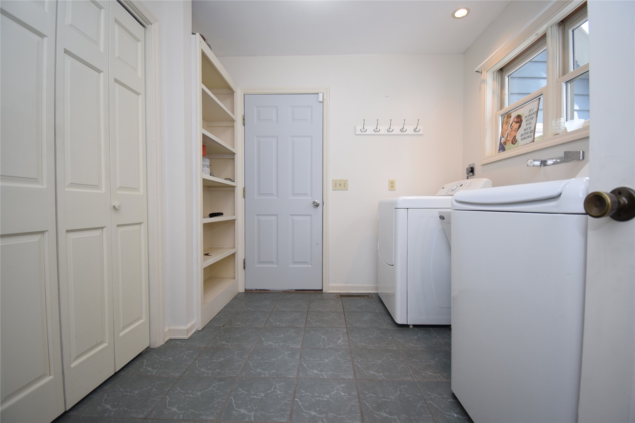 27158 Hersant Road Property Photo 20