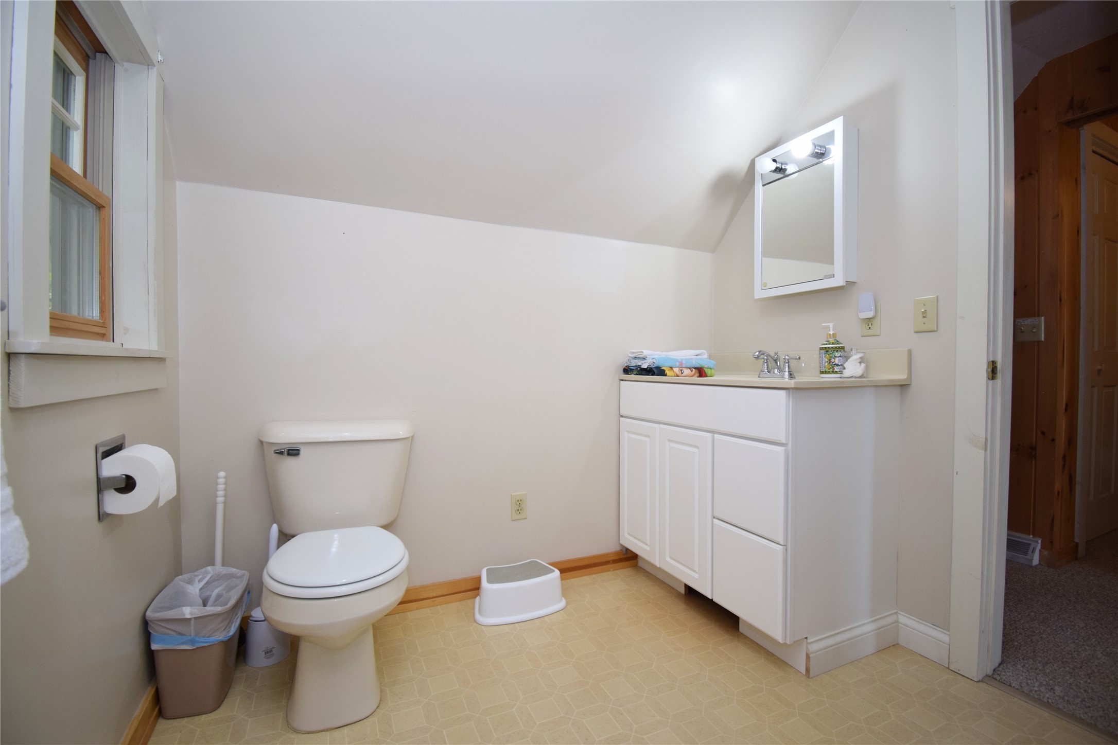 27158 Hersant Road Property Photo 27