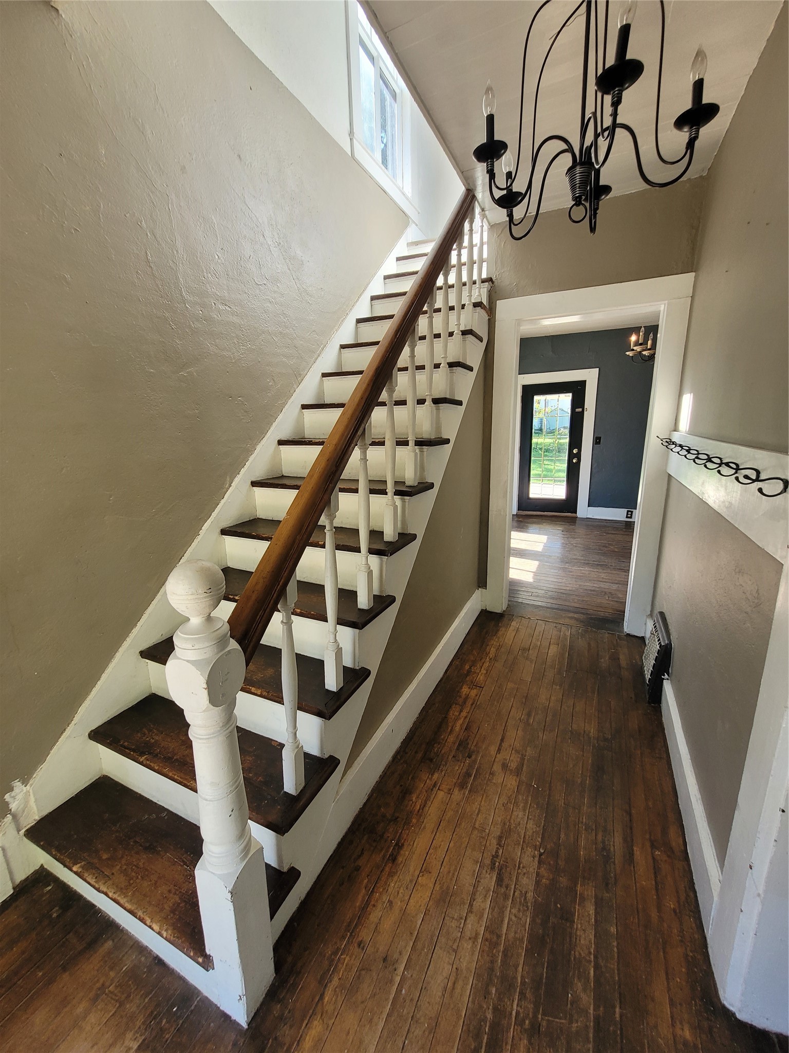 104 Court Street Property Photo 11