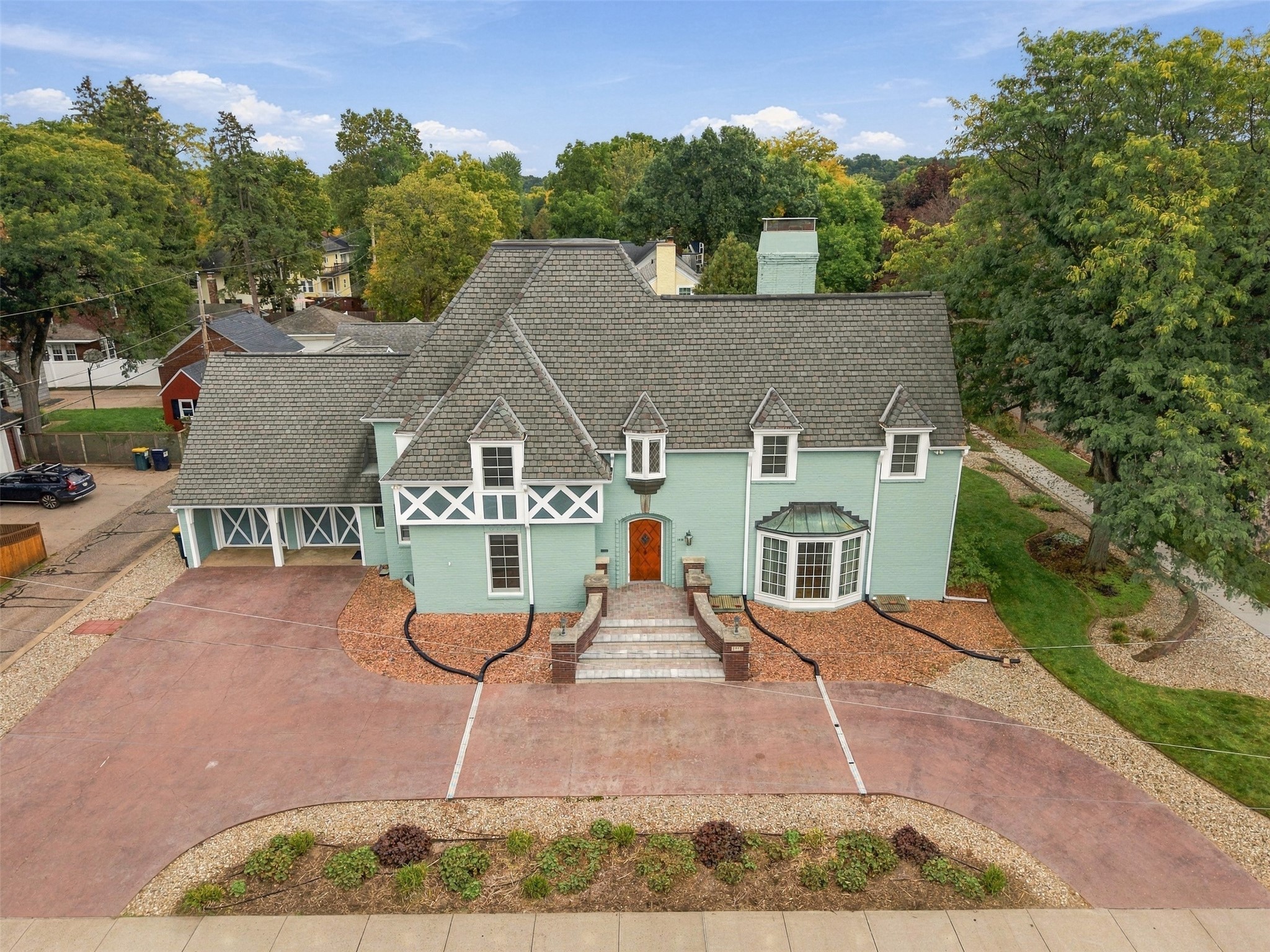 1615 Park Avenue Property Photo 4