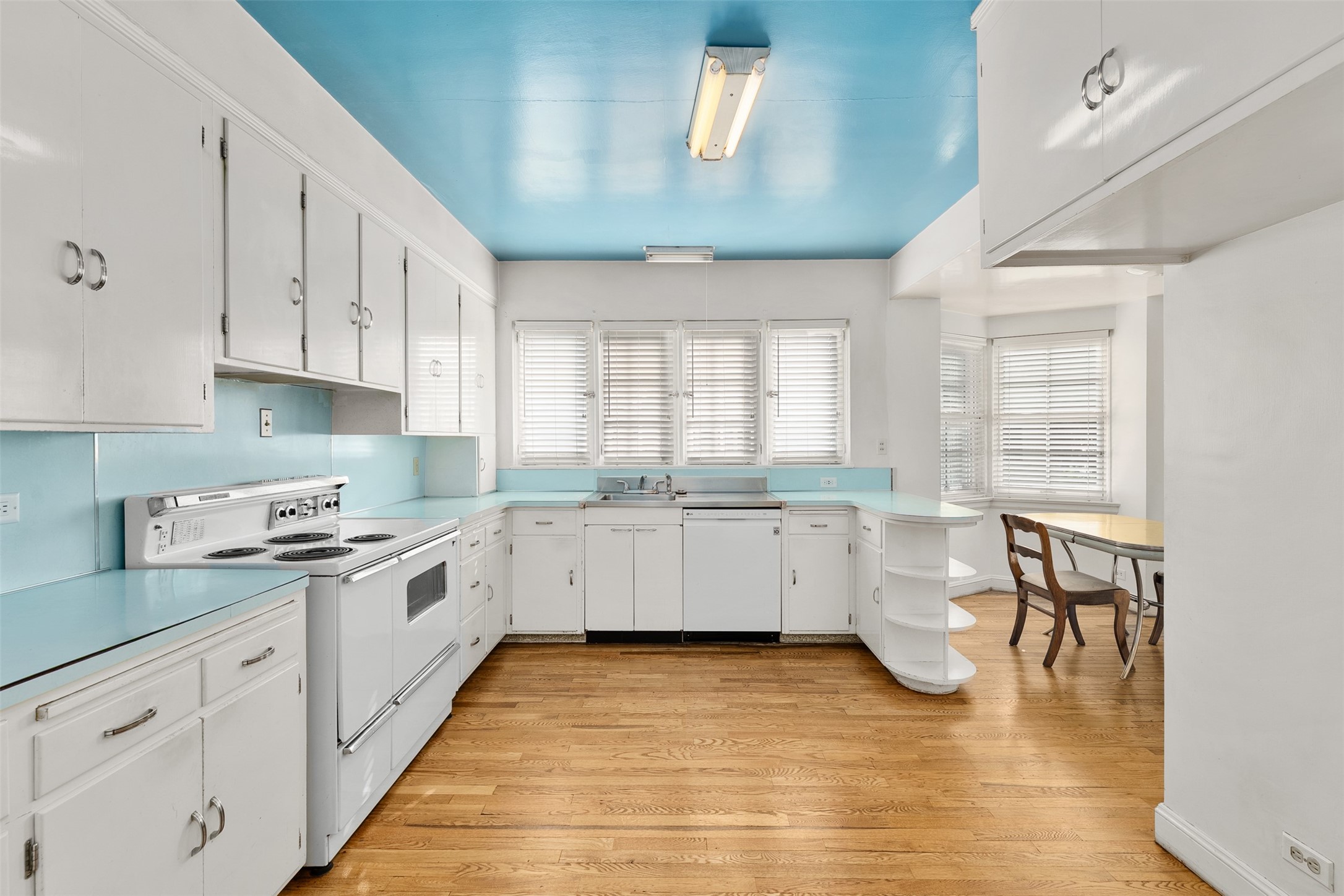 1615 Park Avenue Property Photo 14