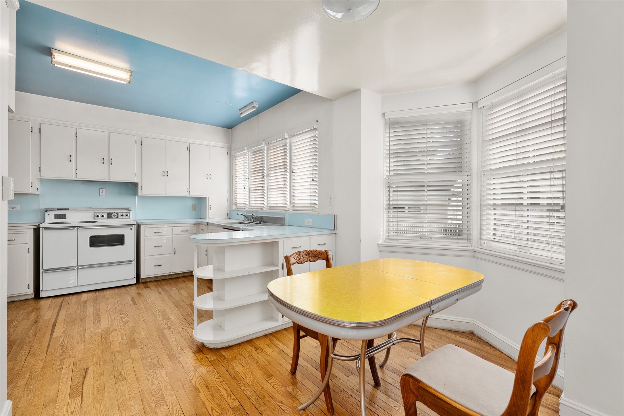 1615 Park Avenue Property Photo 18
