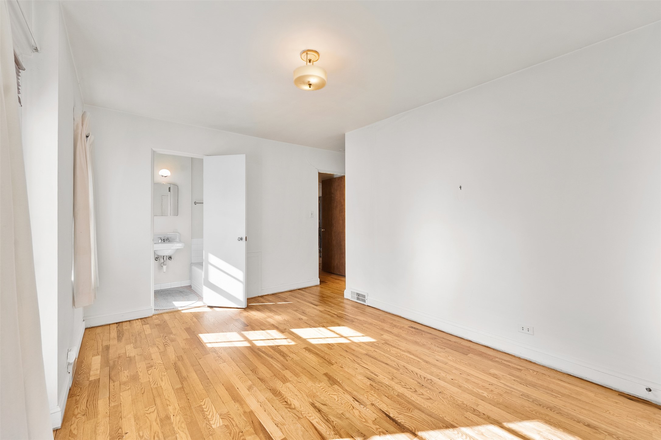1615 Park Avenue Property Photo 23
