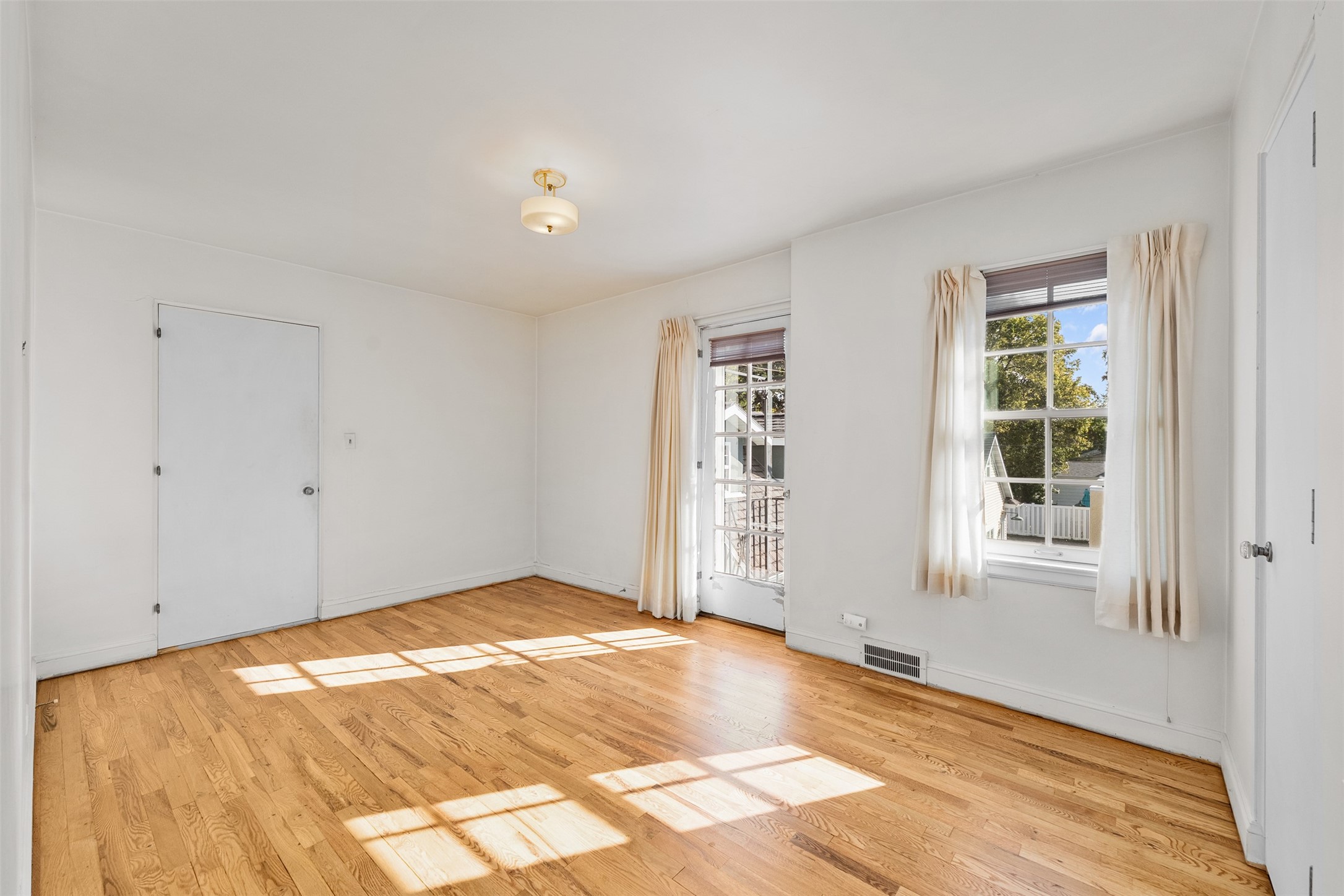 1615 Park Avenue Property Photo 24