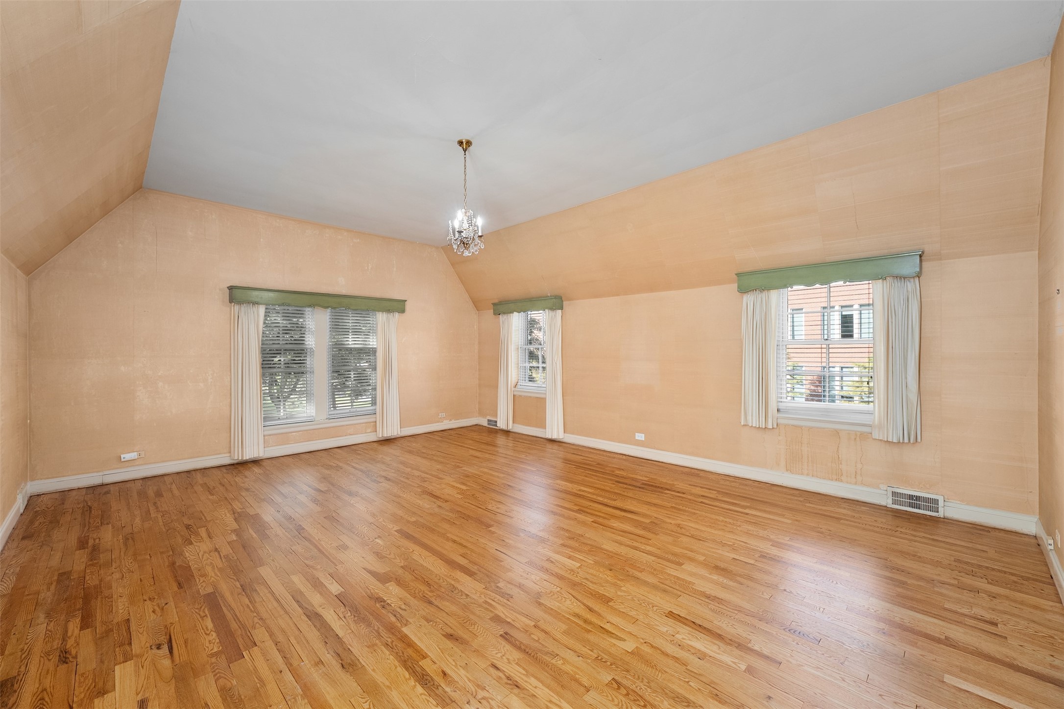 1615 Park Avenue Property Photo 32