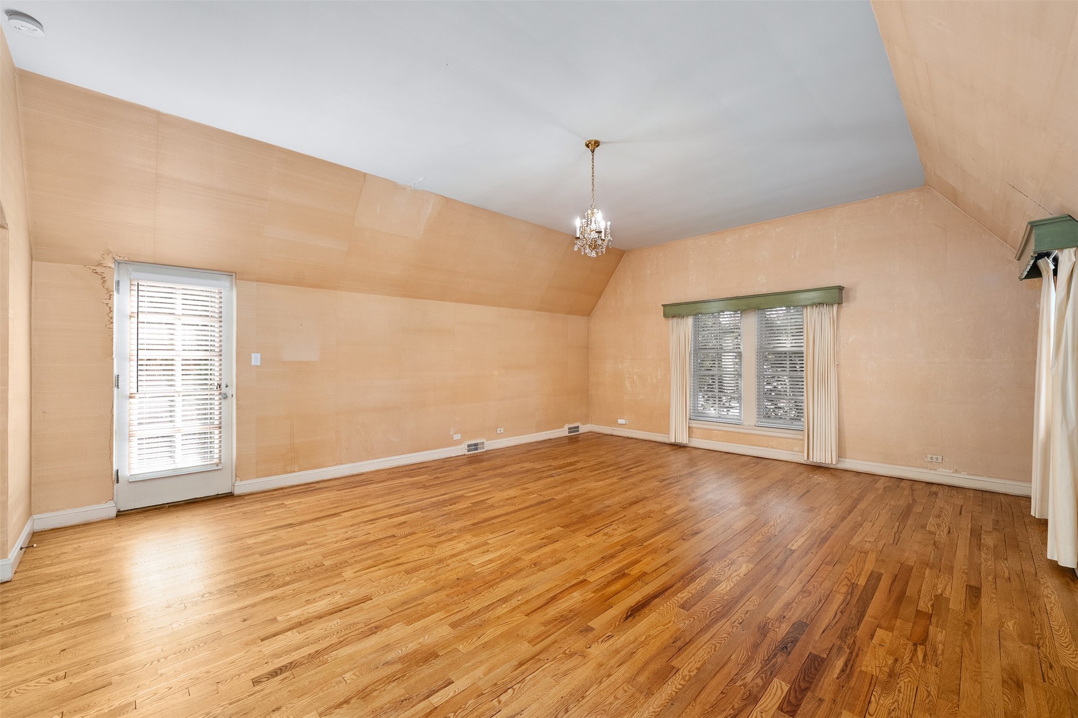 1615 Park Avenue Property Photo 33