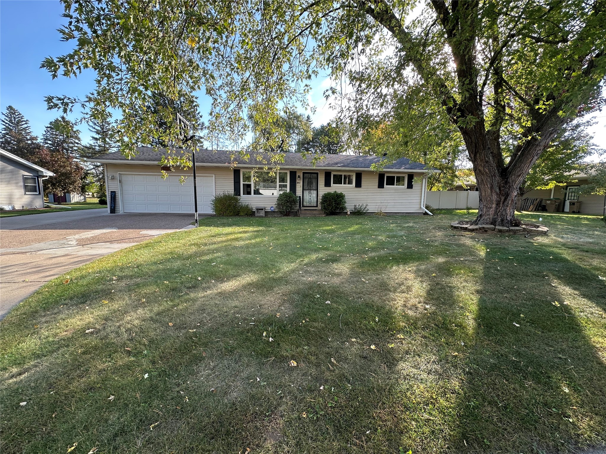 843 Veronica Street Property Photo 3