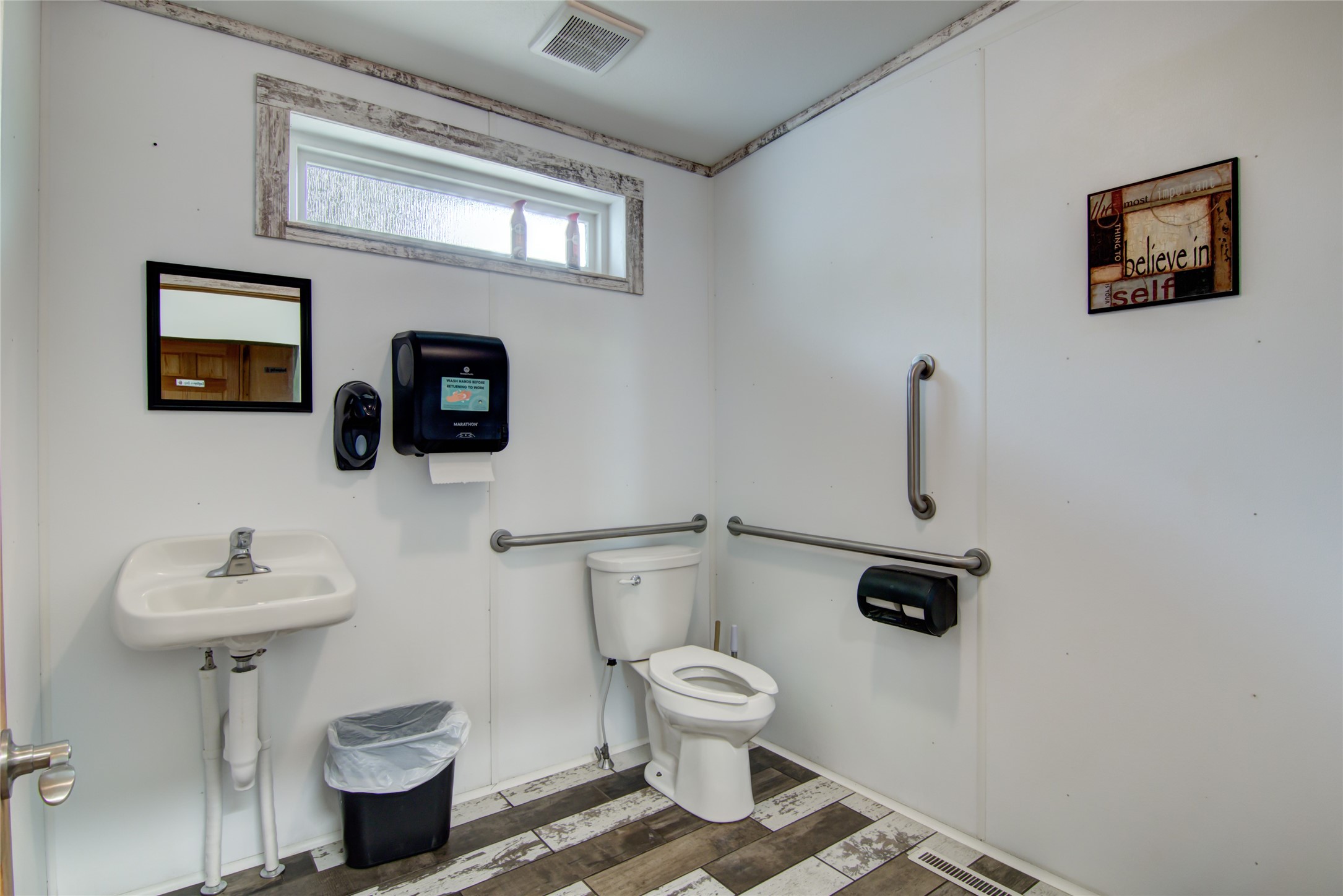 401 Bridge Street Property Photo 14