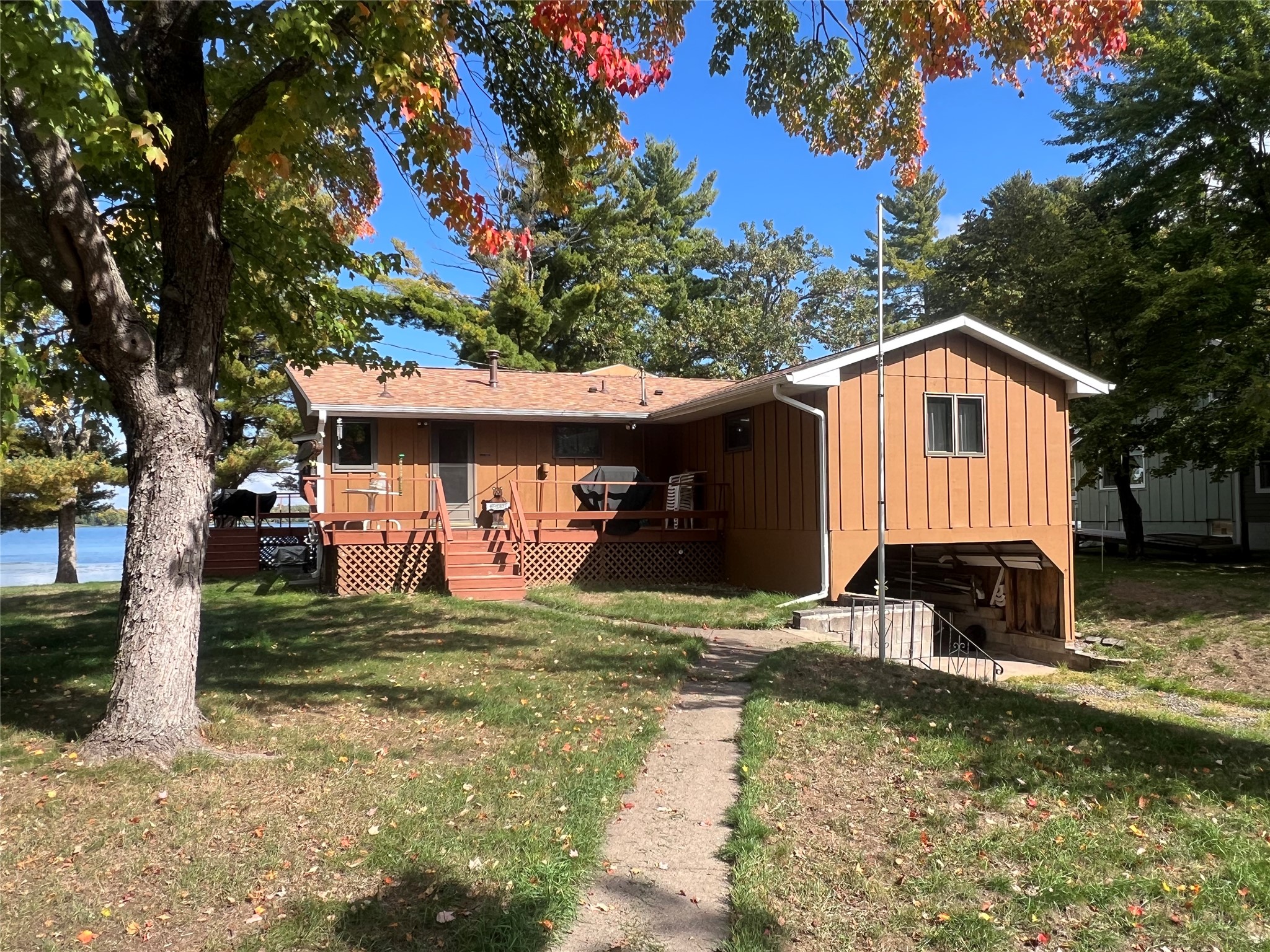 6728 Deer Track Road Property Photo 2